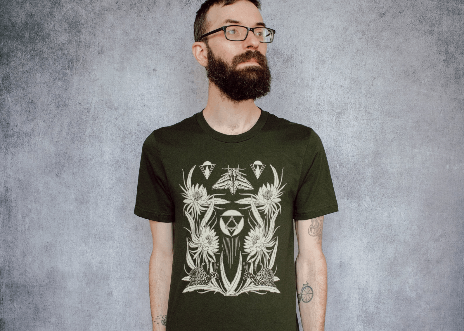 Designer × Vintage Time and All Her Wisdom Deep Olive Unisex T-Shirt Size US L / EU 52-54 / 3 - 1 Thumbnail