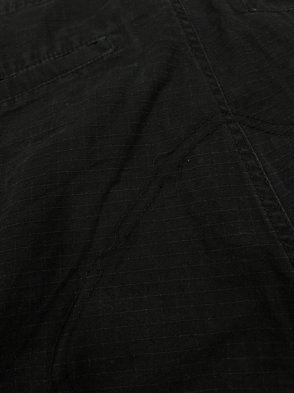 Oakley Vintage Oakley Cargo Shorts Black Y2K Skateboard Size US 33 - 8 Thumbnail
