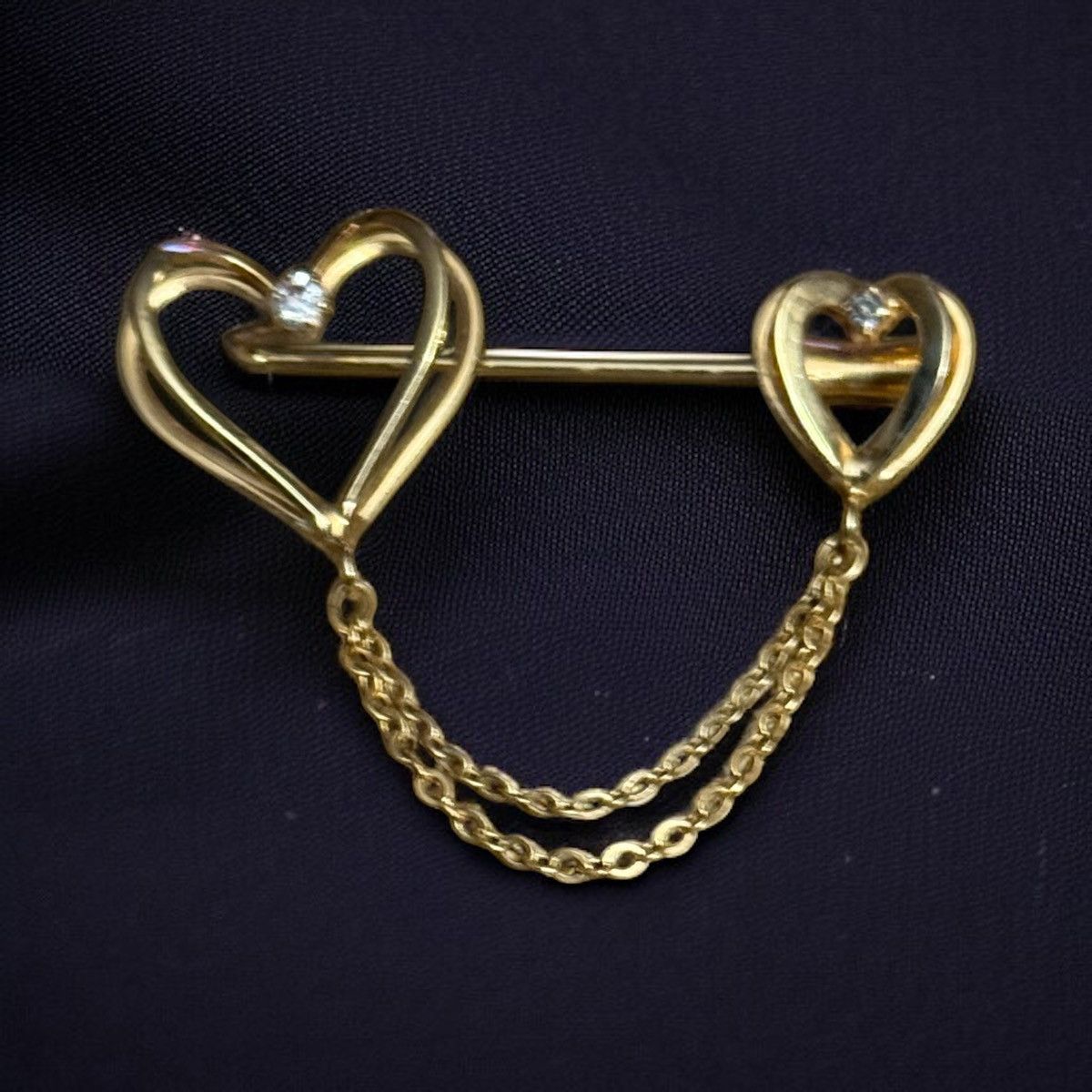 Vintage Vintage gold tone double hearts with swag chain stick pin Size ONE SIZE - 1 Thumbnail