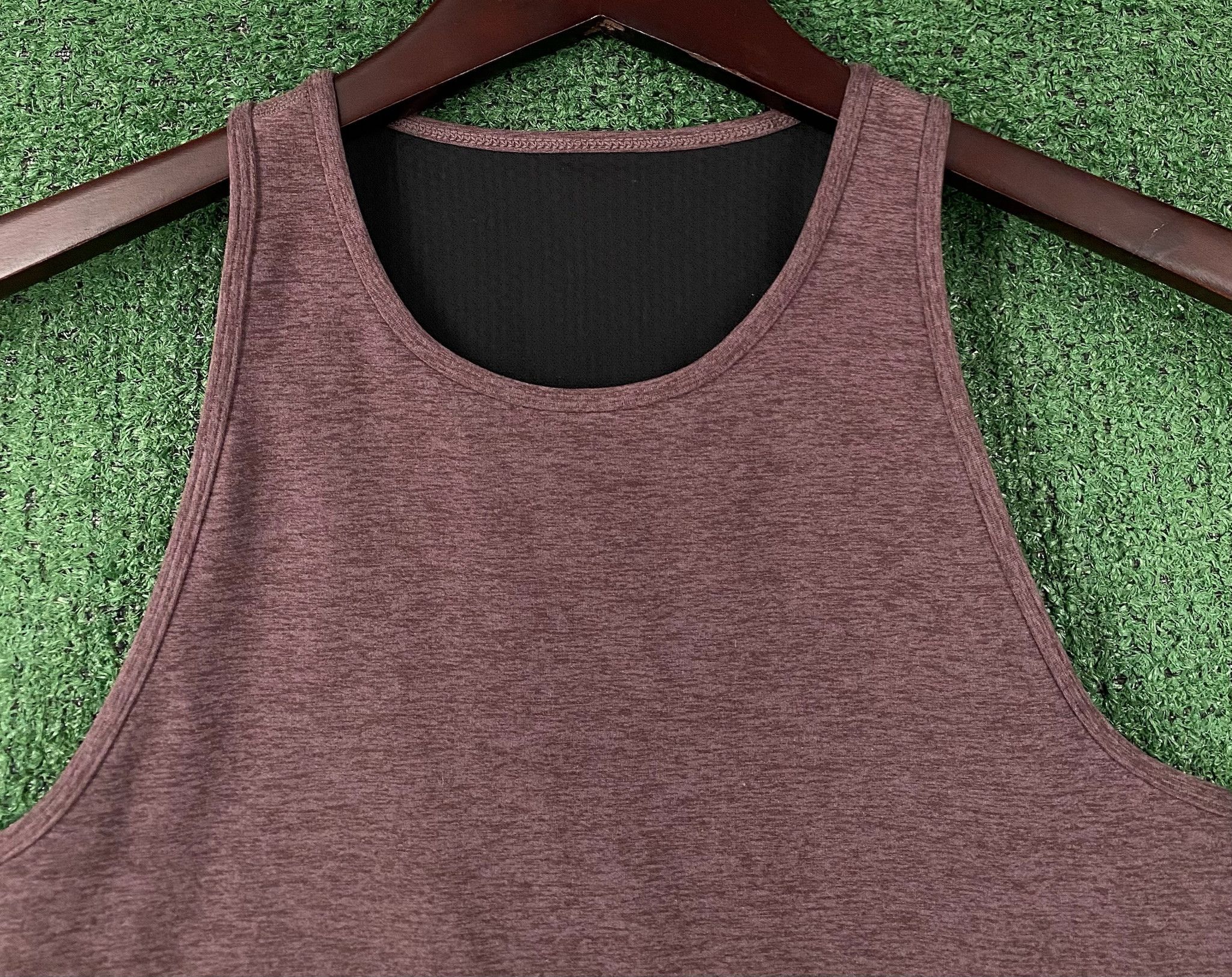 Vuori Vuori Elevation Plyo Built In Bra Tank Top Plum Small Size S / US 4 / IT 40 - 2 Thumbnail