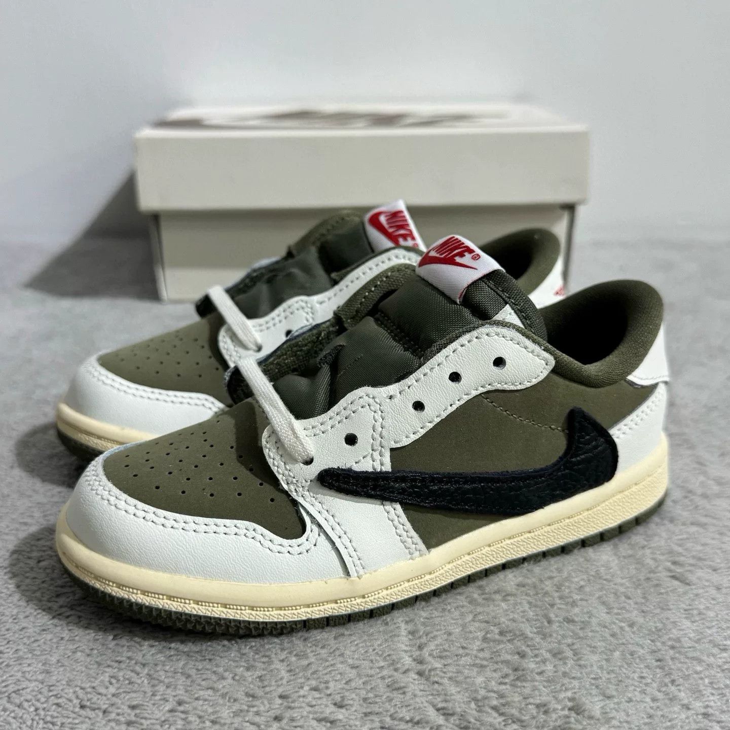 Nike Nike Lowtop Sneakers 26 Men Size US 10 / EU 43 - 1 Thumbnail