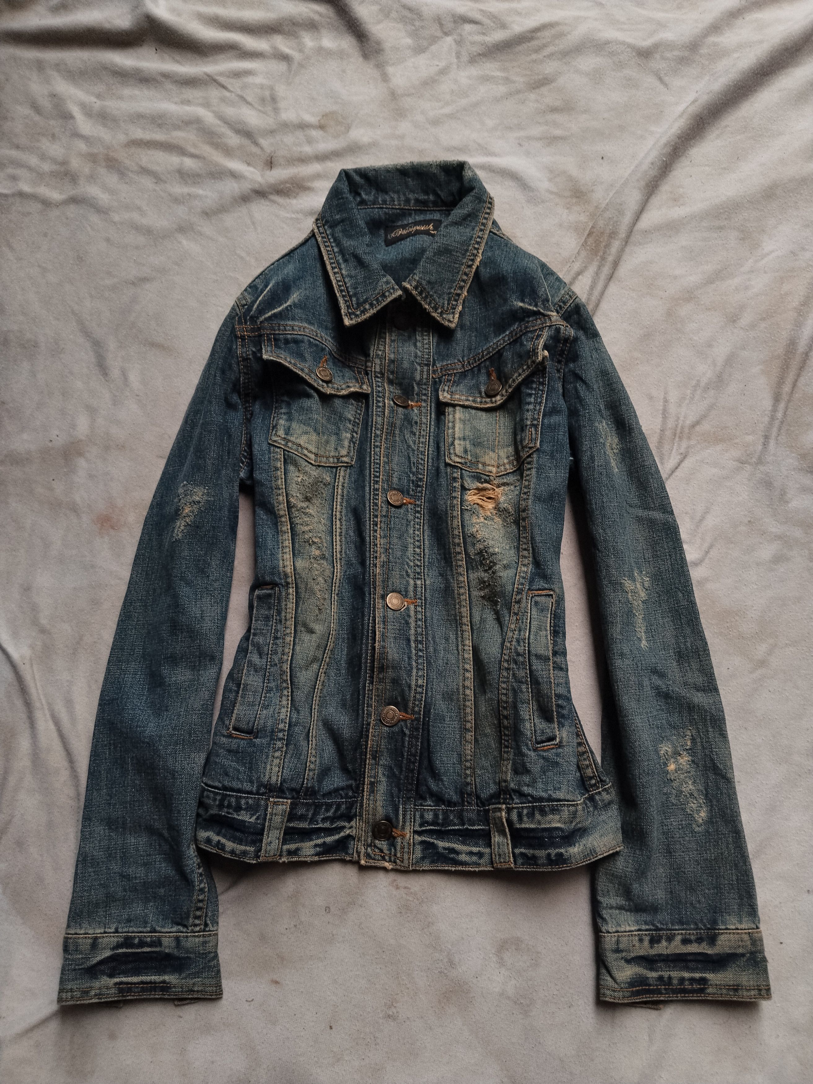 Le Grande Bleu (L.G.B.) Vanquish gambler "Crazy" Studded whisker vkei denim jacket Size US S / EU 44-46 / 1 - 1 Thumbnail