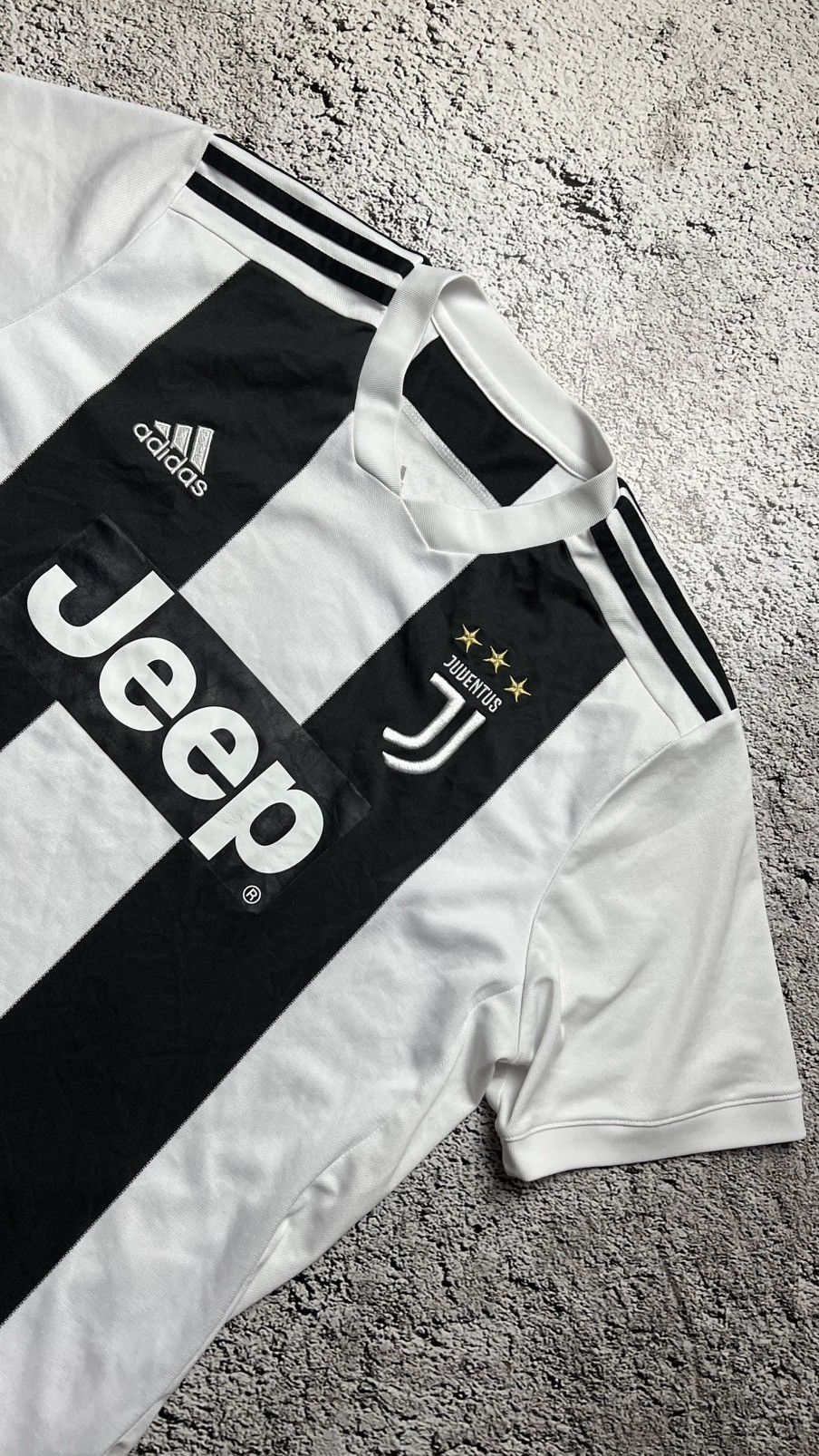 Adidas 2018-2019 Juventus adias jeep jersey Size US L / EU 52-54 / 3 - 2 Thumbnail