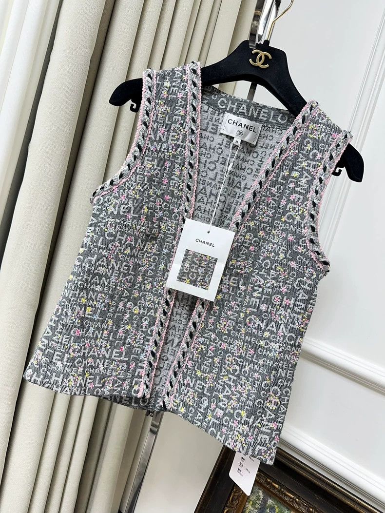 Chanel Chanel 24C show gray color beaded letter logo diamond roll Size XS / US 0-2 / IT 36-38 - 1 Thumbnail