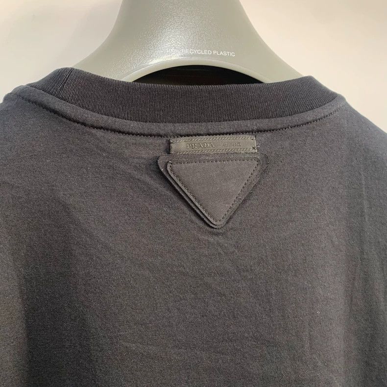 Prada Prada Classic back patch triangle logo T-shirt 2502-Nextarr Size US S / EU 44-46 / 1 - 8 Thumbnail