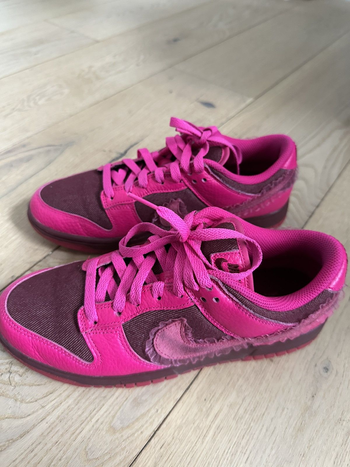 Nike Nike Wmns Valentines Day Dunks - size US 9 Size US 9 / IT 39 - 2 Thumbnail