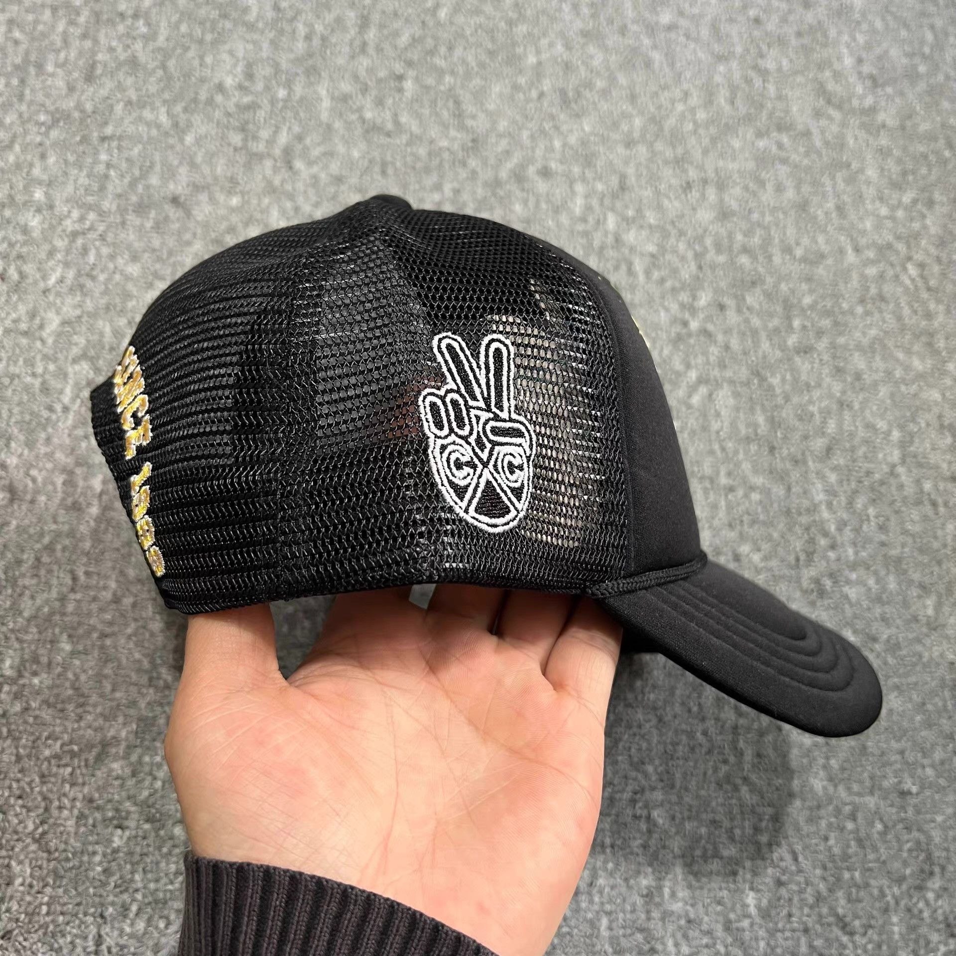 Cross Colours Cross Colours Curved BrimMeshTruckerBaseball Cap Visor Q7 Size ONE SIZE - 6 Thumbnail