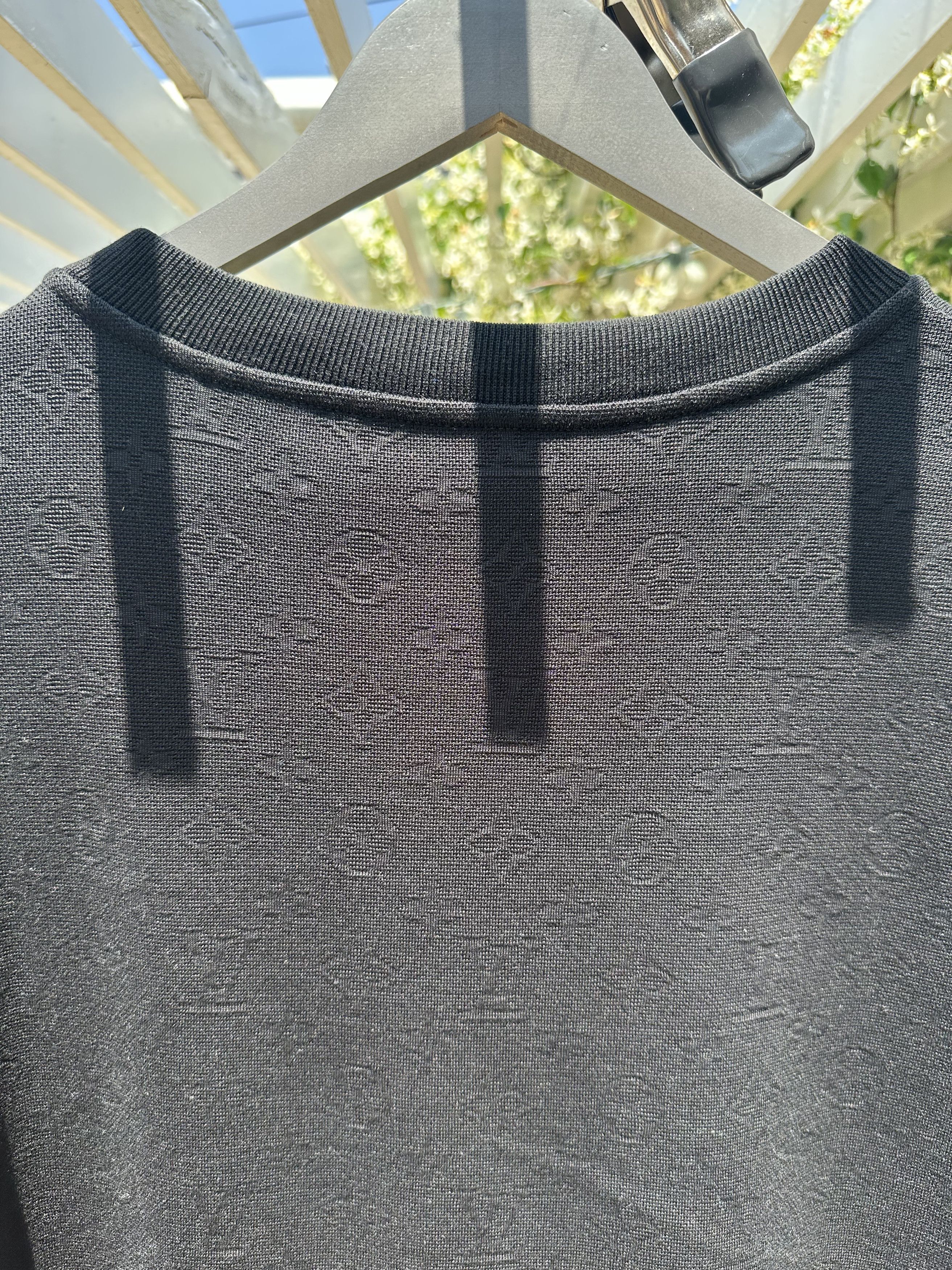 Louis Vuitton Louis Vuitton Signature 3D Pocket Monogram T-Shirt Size US L / EU 52-54 / 3 - 4 Thumbnail