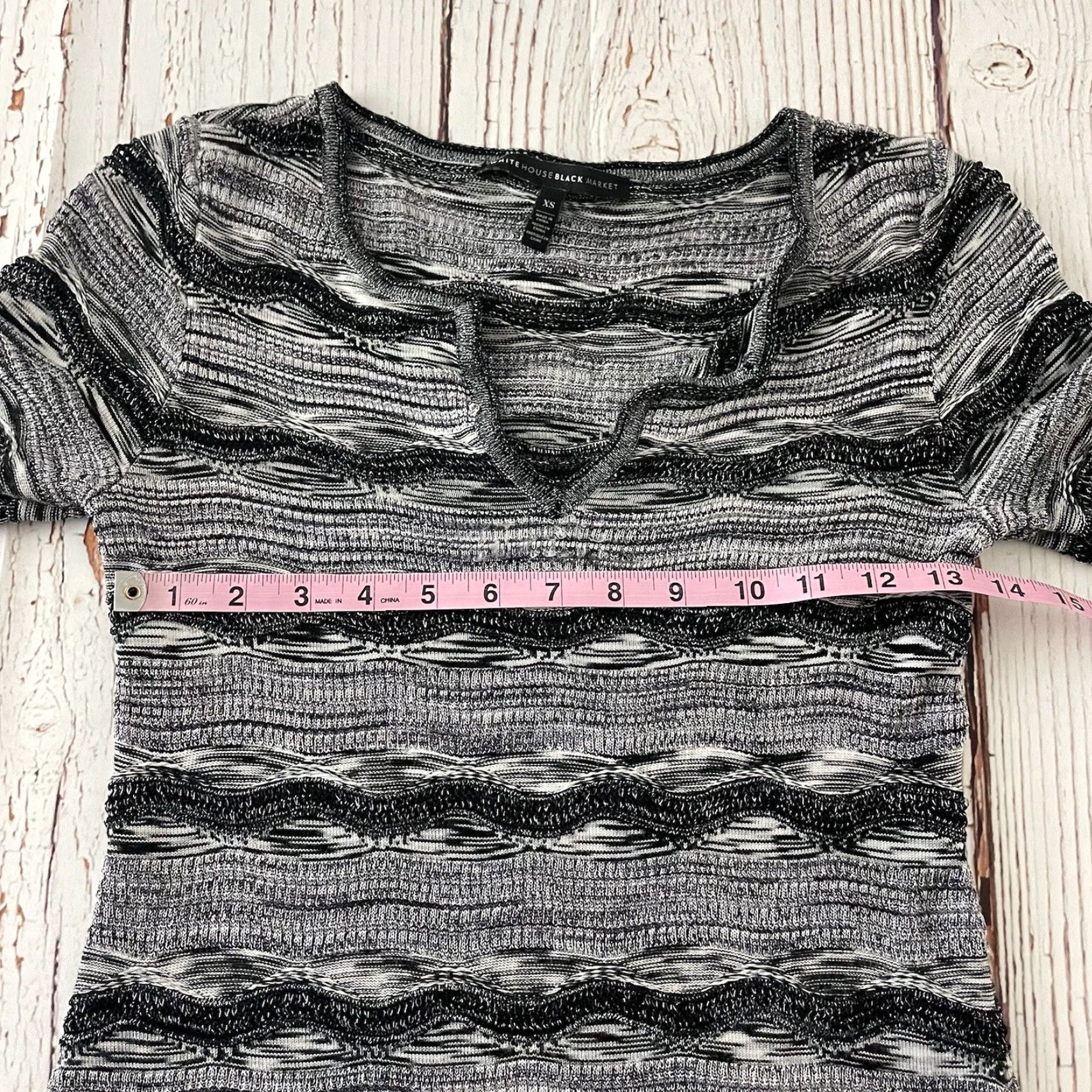 White House Black Market White House Black Market Blouse 3/4 Sleeve V-Neck Womens XS Black Metallic Size XS / US 0-2 / IT 36-38 - 4 Thumbnail