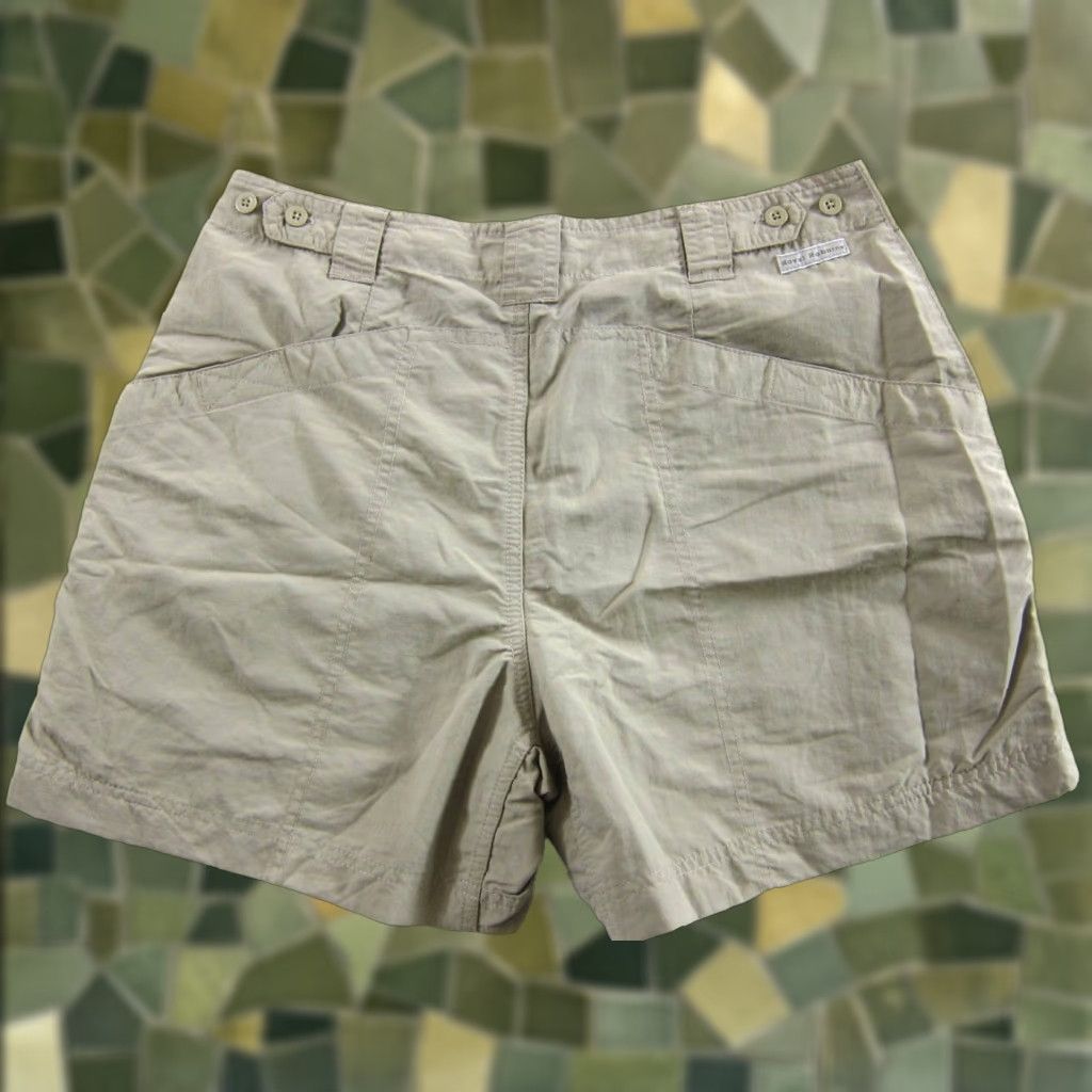 Royal Robbins VINTAGE Royal Robbins Shorts Women 6 Beige Nylon Cargo Pocket 30" waist 5" inseam 41" hip 10" rise 6 pockets Cargo Shorts Women 6 Size 28" / US 6 / IT 42 - 1 Thumbnail