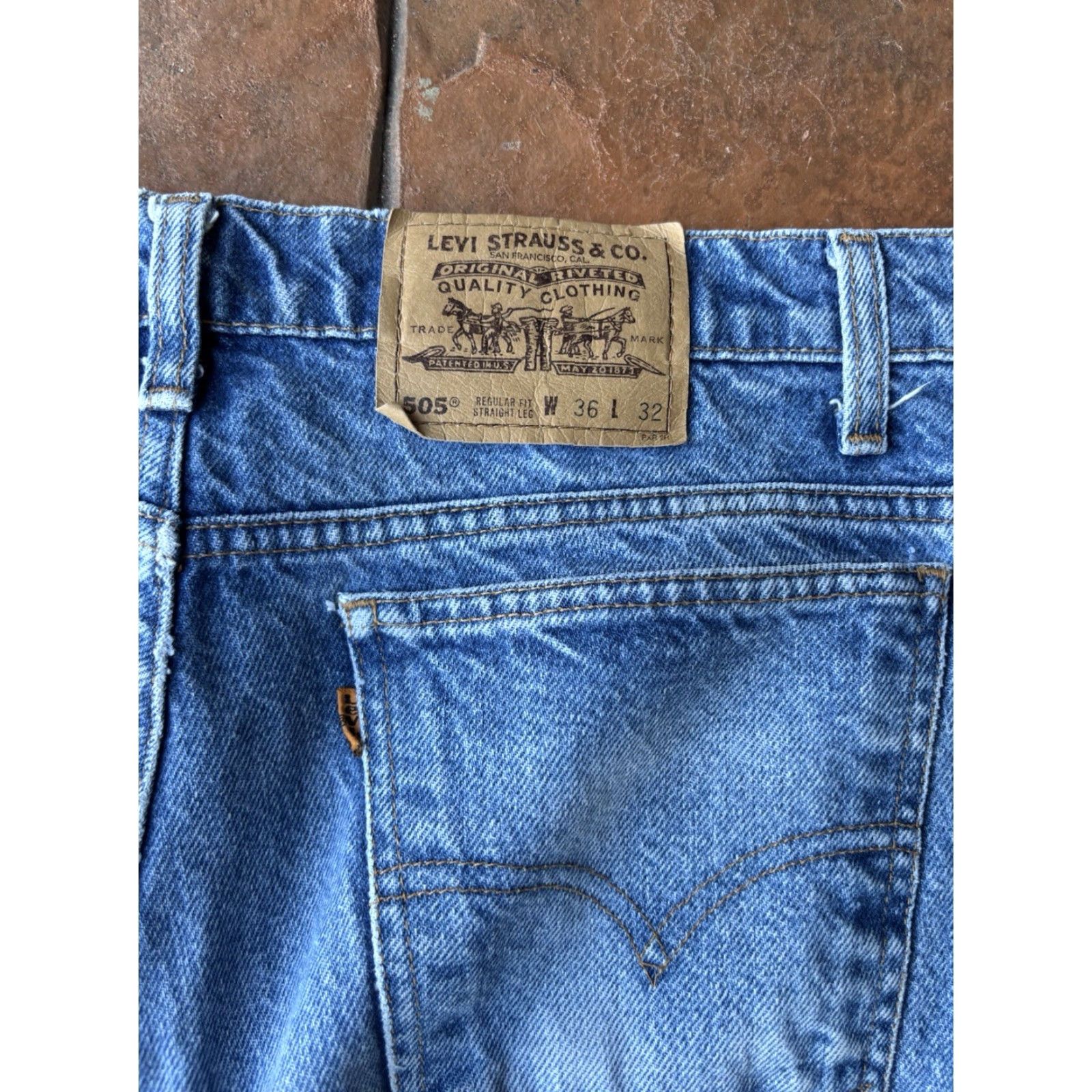 Levi's VINTAGE Levi’s 505 Orange Tab Denim Jeans 36x32 Light Wash Regular Fit Men's Jeans Size US 36 / EU 52 - 3 Thumbnail