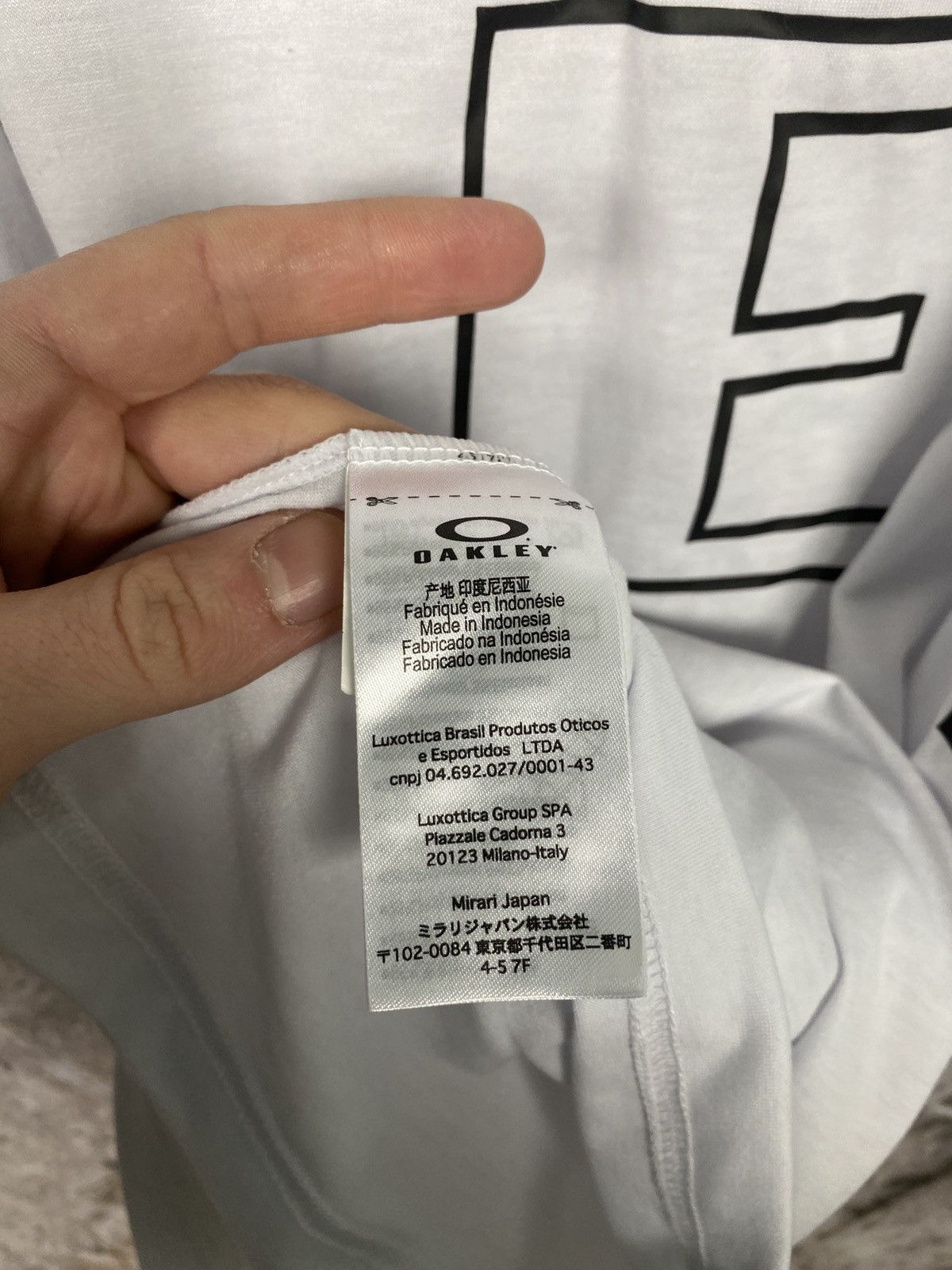 Japanese Brand × Oakley × Vintage Men’s Oakley T-Shirt Big Logo Streetwear Size XL Size US XL / EU 56 / 4 - 7 Thumbnail