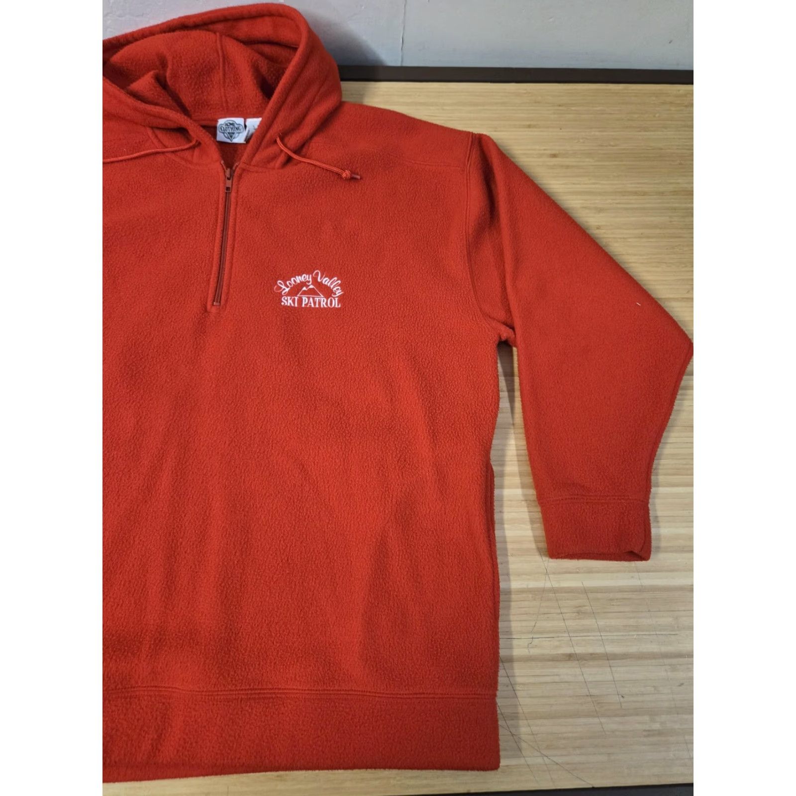 Acme Clothing VINTAGE Acme Clothing Co. Hoodie Men's Large Red Looney Valley Ski Patrol Graphic Print 90s Size US L / EU 52-54 / 3 - 2 Thumbnail