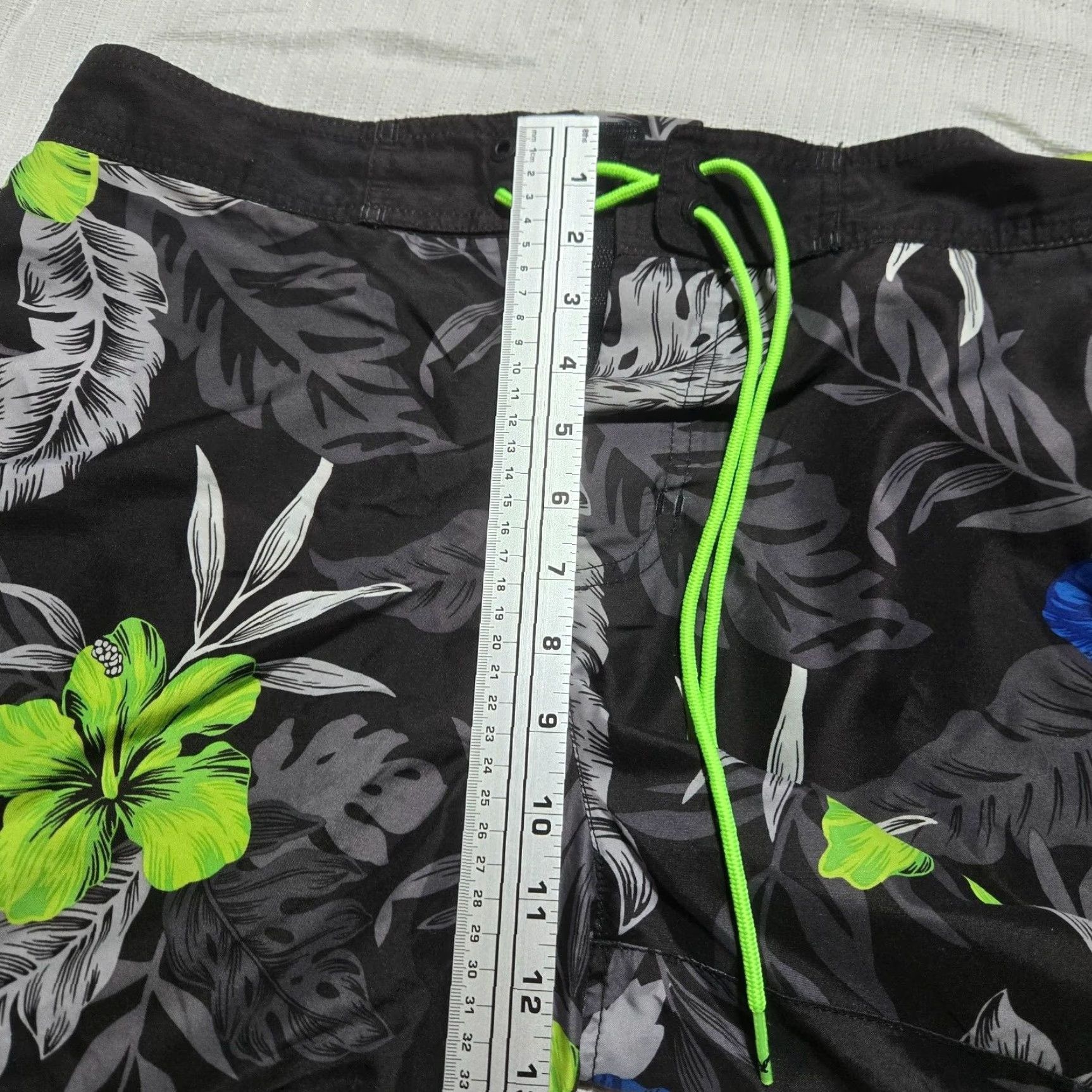 American Eagle Outfitters American Eagle Outfitters Swim Trunks Men M Multicolor Patriotic Elastic Waist Drawstring Pockets Mens Size US 31 - 7 Thumbnail