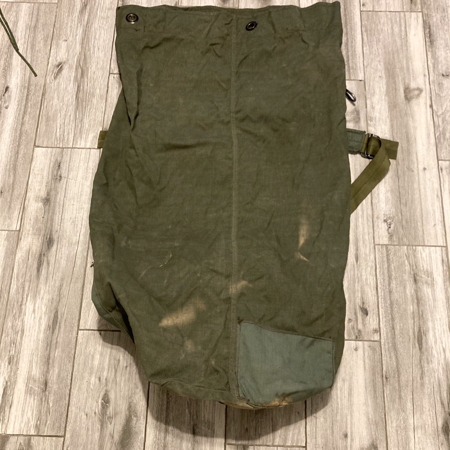 Vintage **US Army Green Military Large Backpack** User: US Army Green Military Large Backpack Size ONE SIZE - 3 Thumbnail