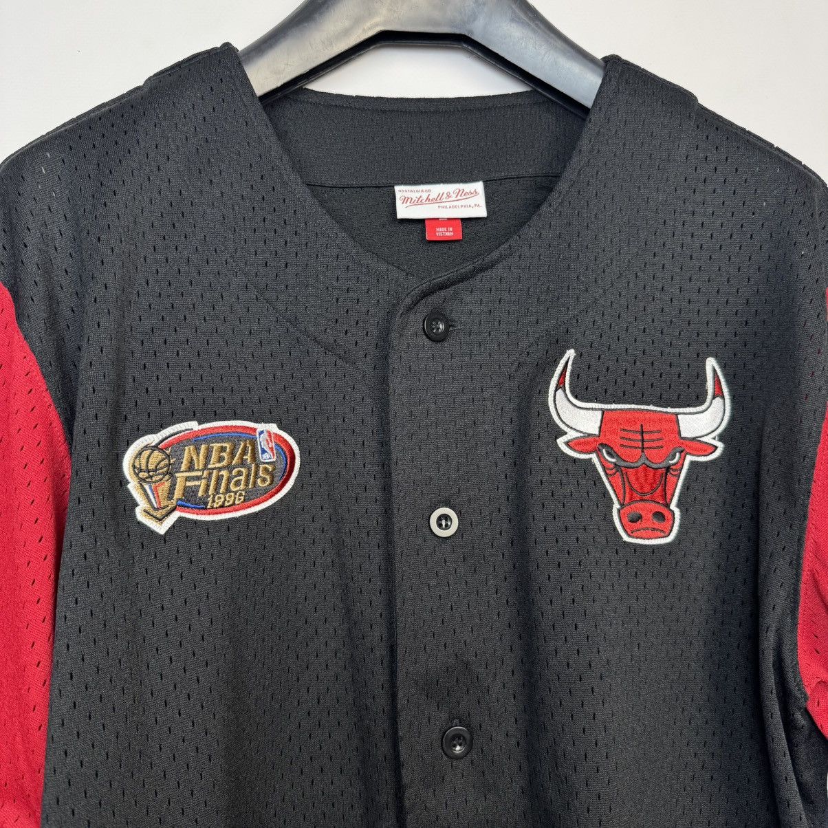 Mitchell & Ness Chicago Bulls Baseball Jersey NBA Mitchell & Ness Sz L Men Size US L / EU 52-54 / 3 - 3 Thumbnail