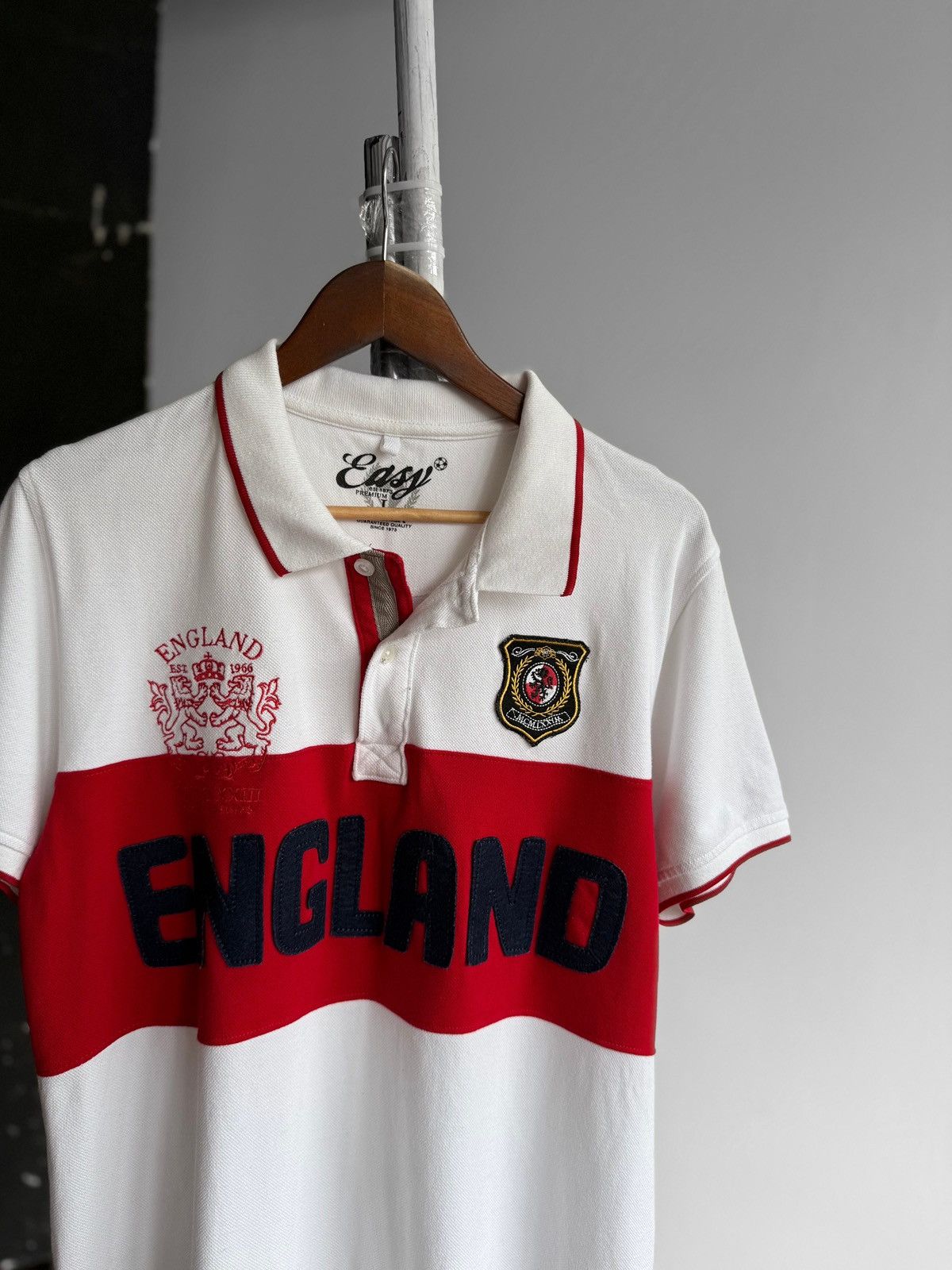 Designer England Easy Mens White Red Polo Shirt Embroidered Size US L / EU 52-54 / 3 - 2 Thumbnail