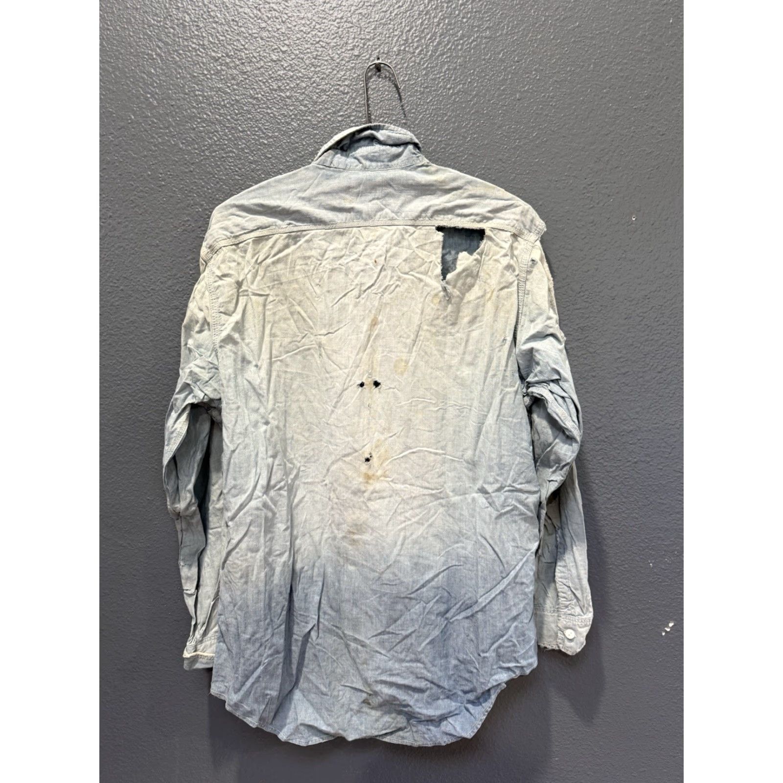 Vintage VINTAGE Big Mac Shirt Mens Large Blue 1940s Cotton Chambray Distressed Button Up Size US L / EU 52-54 / 3 - 6 Thumbnail