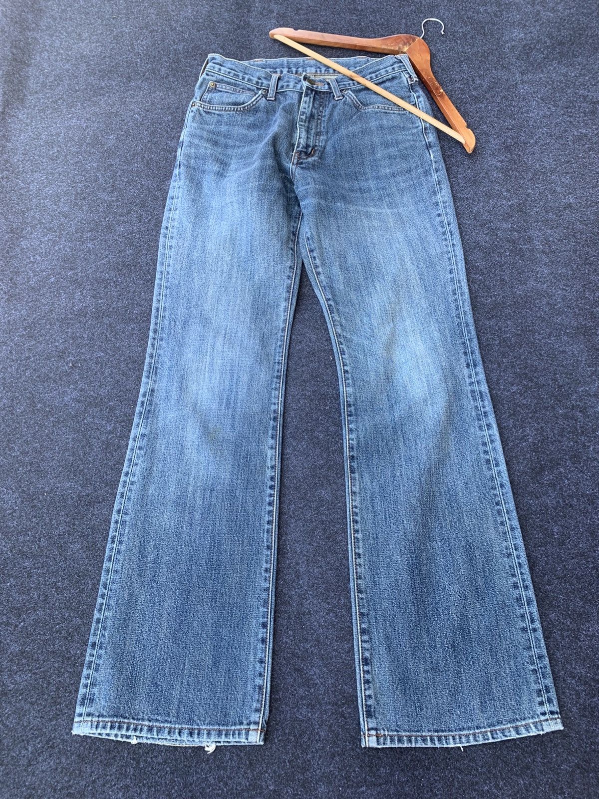 Wrangler 𝗙𝗟𝗔𝗥𝗘 WRANGLER VINTAGE FADED BLUE. (20) Size US 28 / EU 44 - 1 Thumbnail
