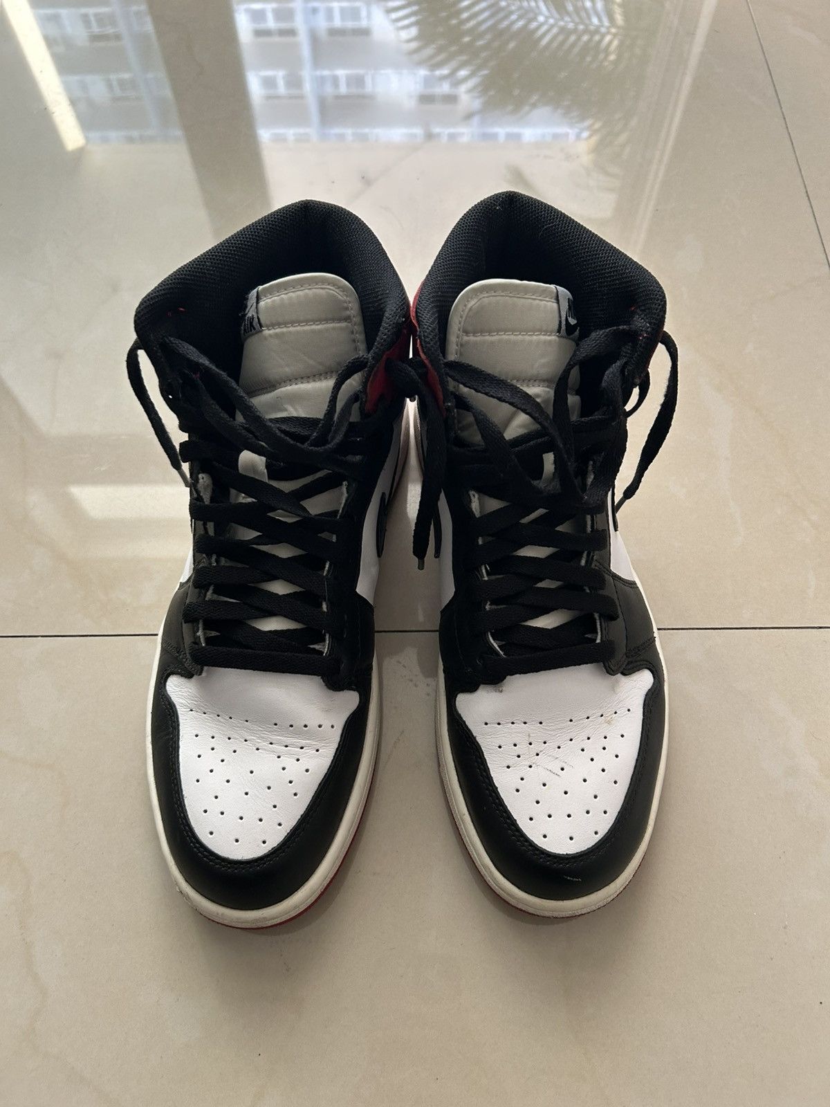 Jordan Brand 2013 Jordan 1 Black toe Size US 9.5 / EU 42-43 - 3 Thumbnail
