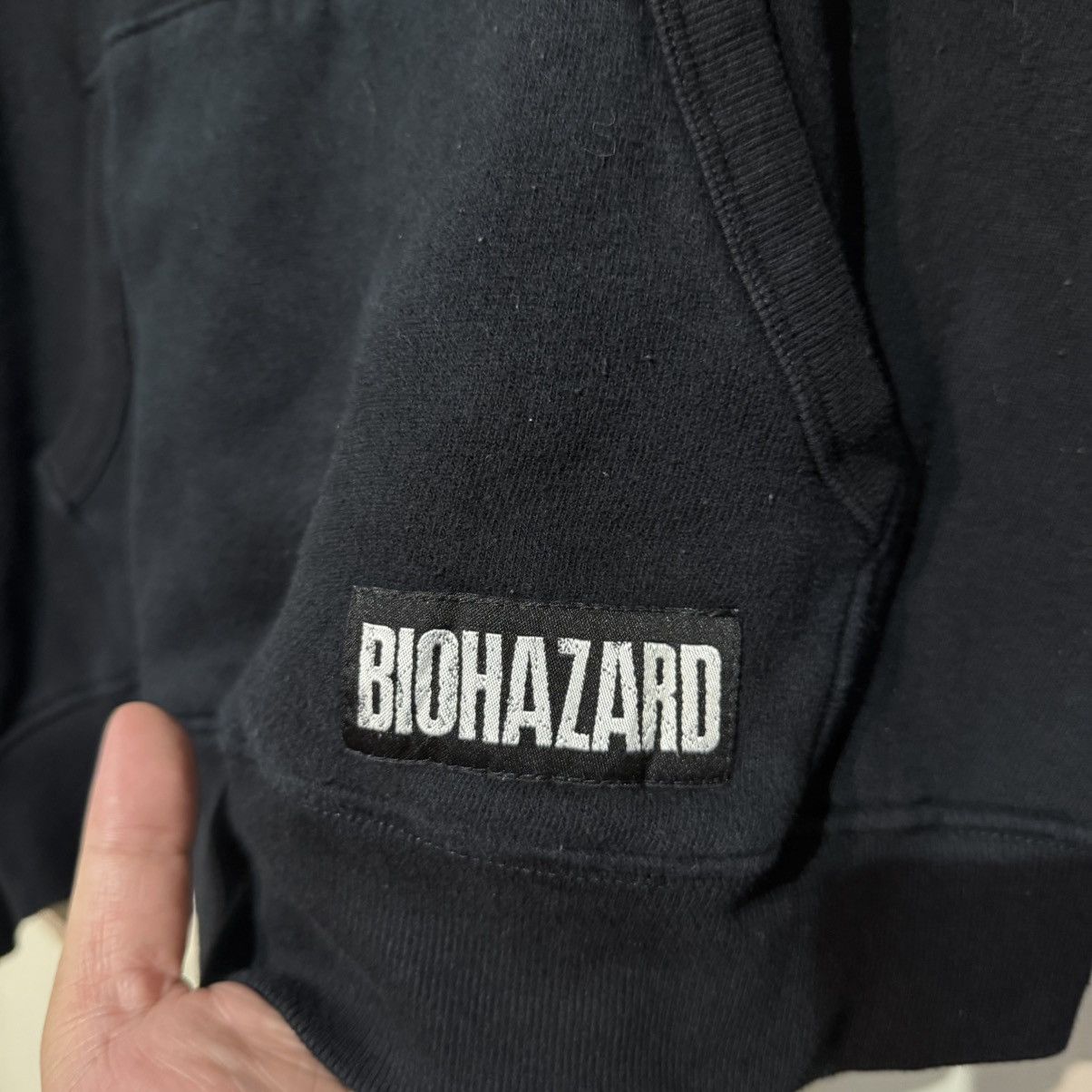 Japanese Brand Resident Evil / Biohazard Umbrella Corp Logo Hoodie Size US M / EU 48-50 / 2 - 4 Thumbnail