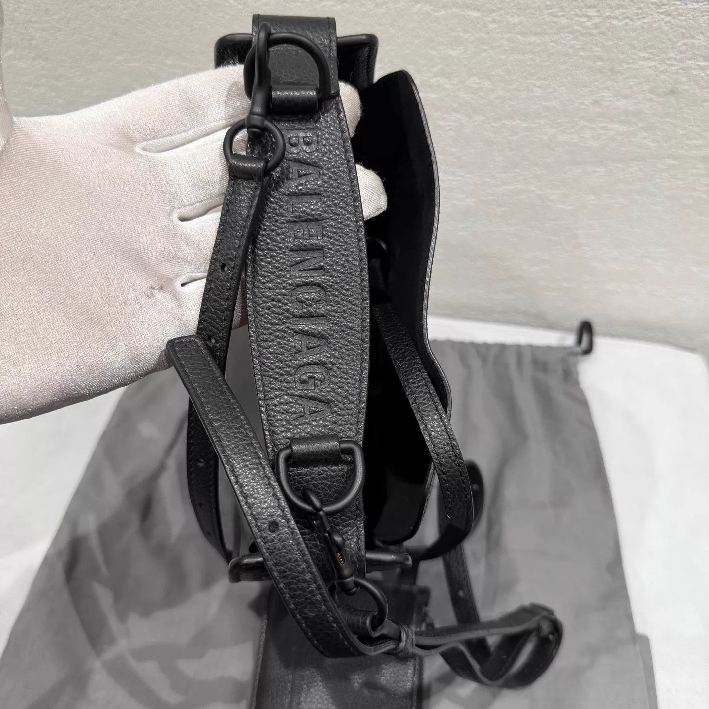 Balenciaga Balenciaga Tool 2.0 Small Bucket Bag New Unused Size ONE SIZE - 7 Thumbnail