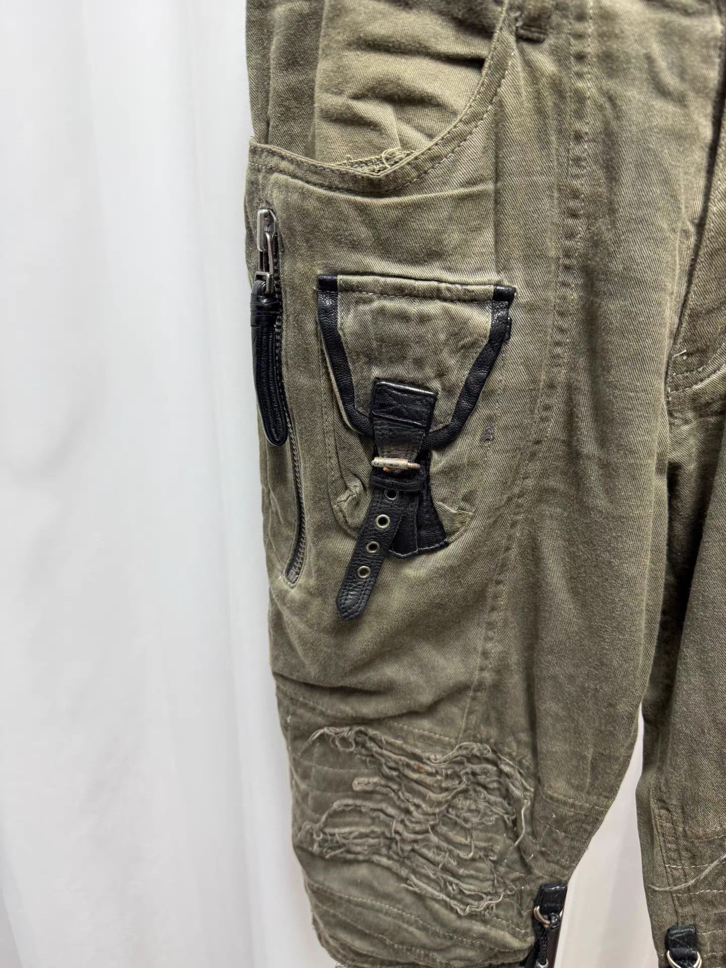 Le Grande Bleu (L.G.B.) L.G.B Visual Studded Crossbody 7/8 Pants K20 Size US 33 - 3 Thumbnail