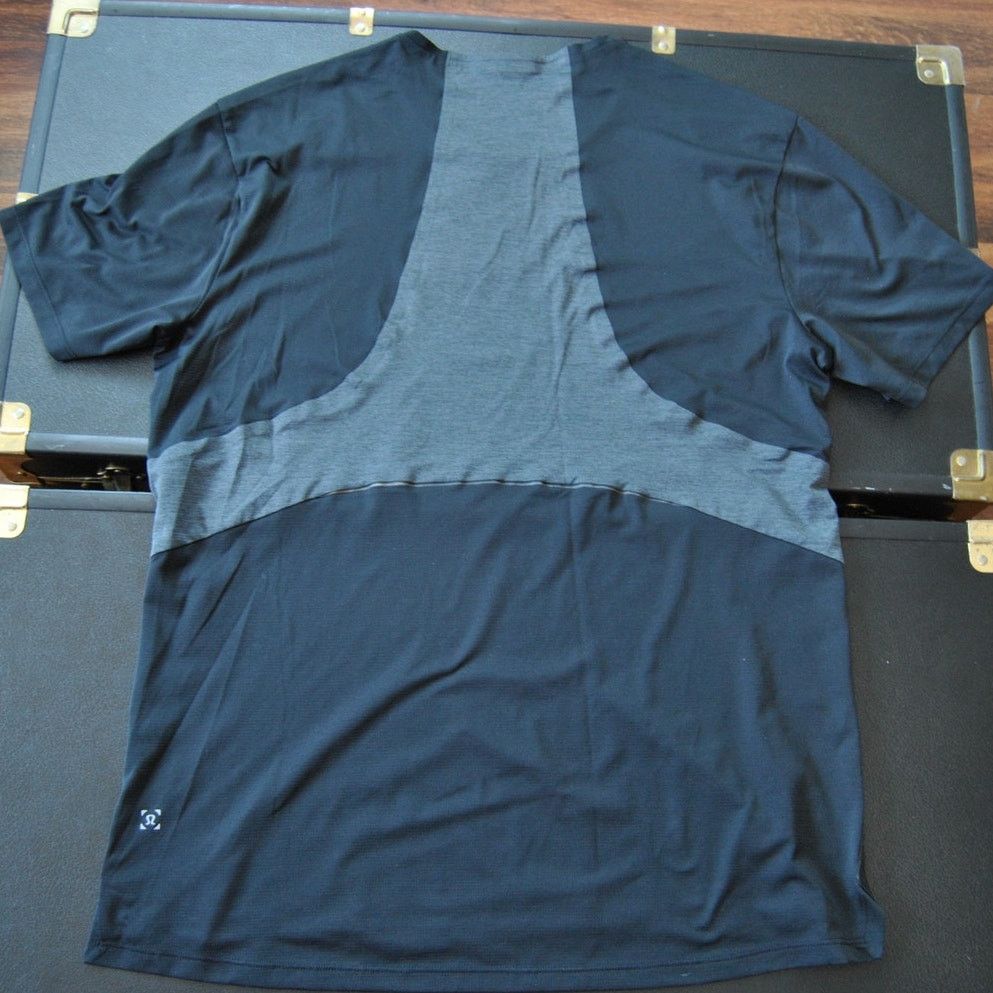Lululemon Lululemon Two-tone Short Sleeve Shirt Size US L / EU 52-54 / 3 - 10 Thumbnail