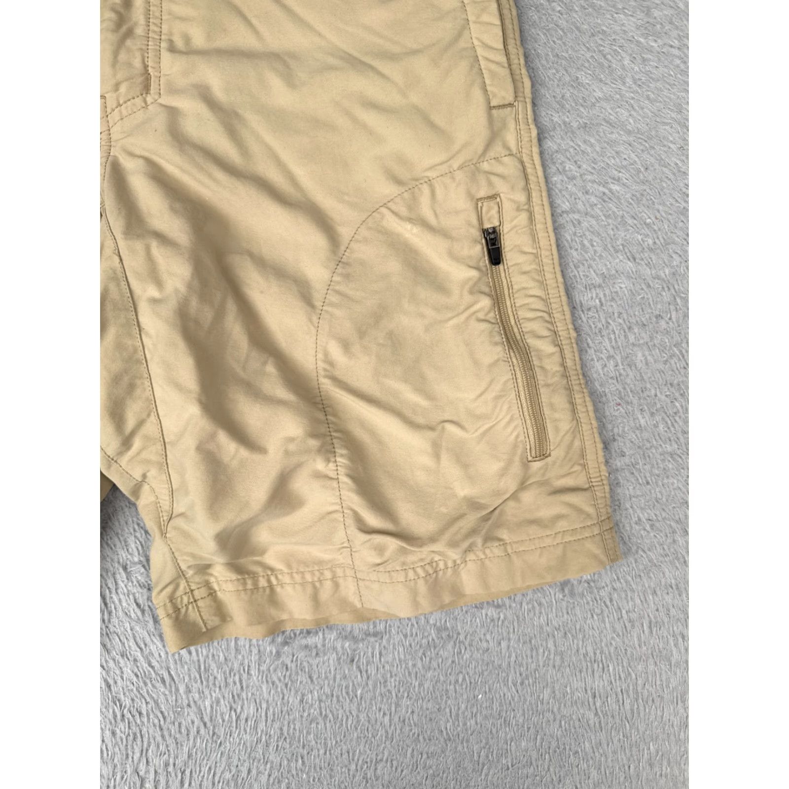 Patagonia Patagonia Shorts Men 28 Beige Cargo Zipper Pocket Hiking Camping 28x10 Shorts Mens Beige Cargo Baggy? Size US 28 / EU 44 - 2 Thumbnail