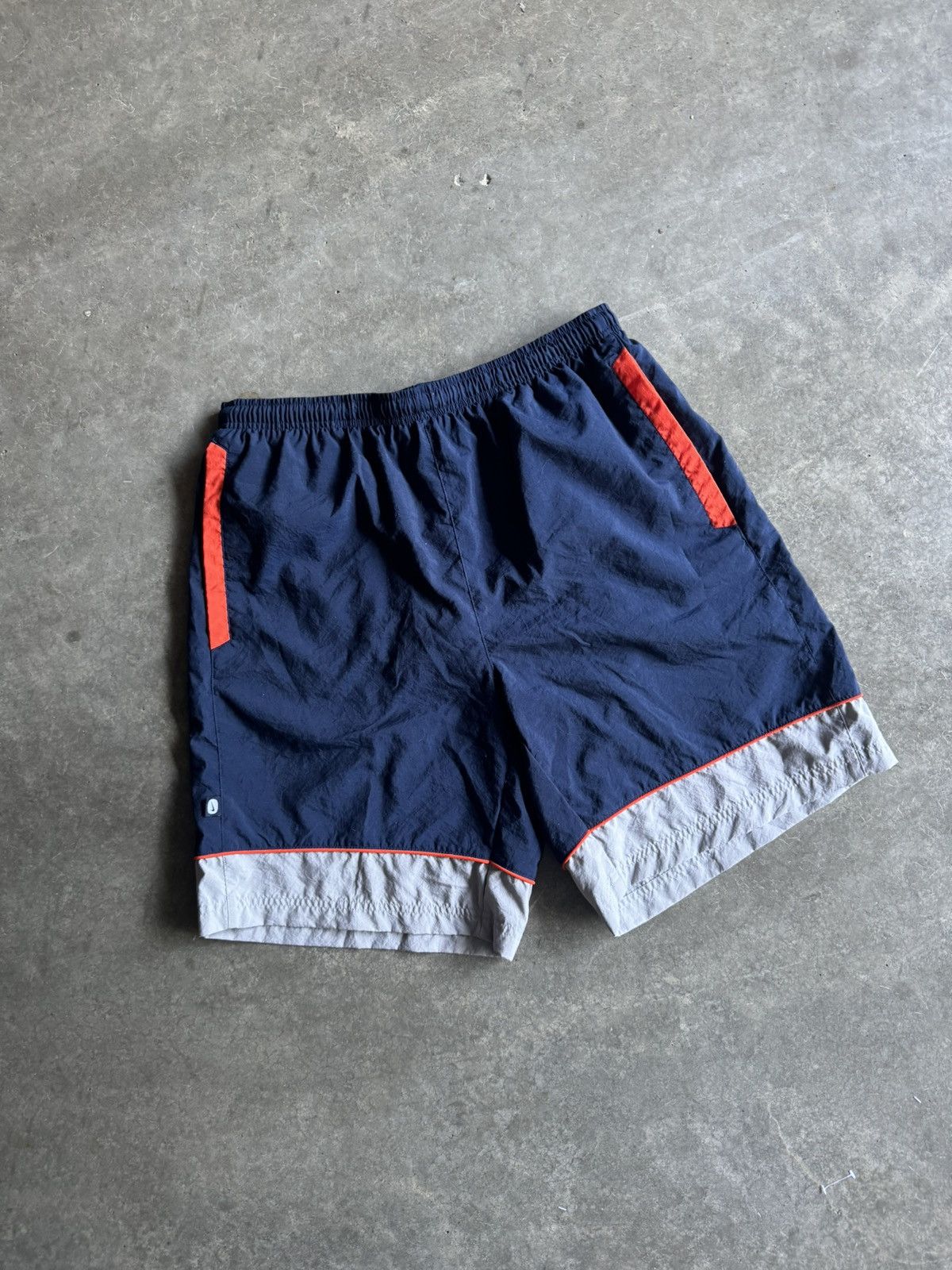 Nike Y2K Nike Essential Swoosh Track Shorts Size US 33 - 2 Thumbnail