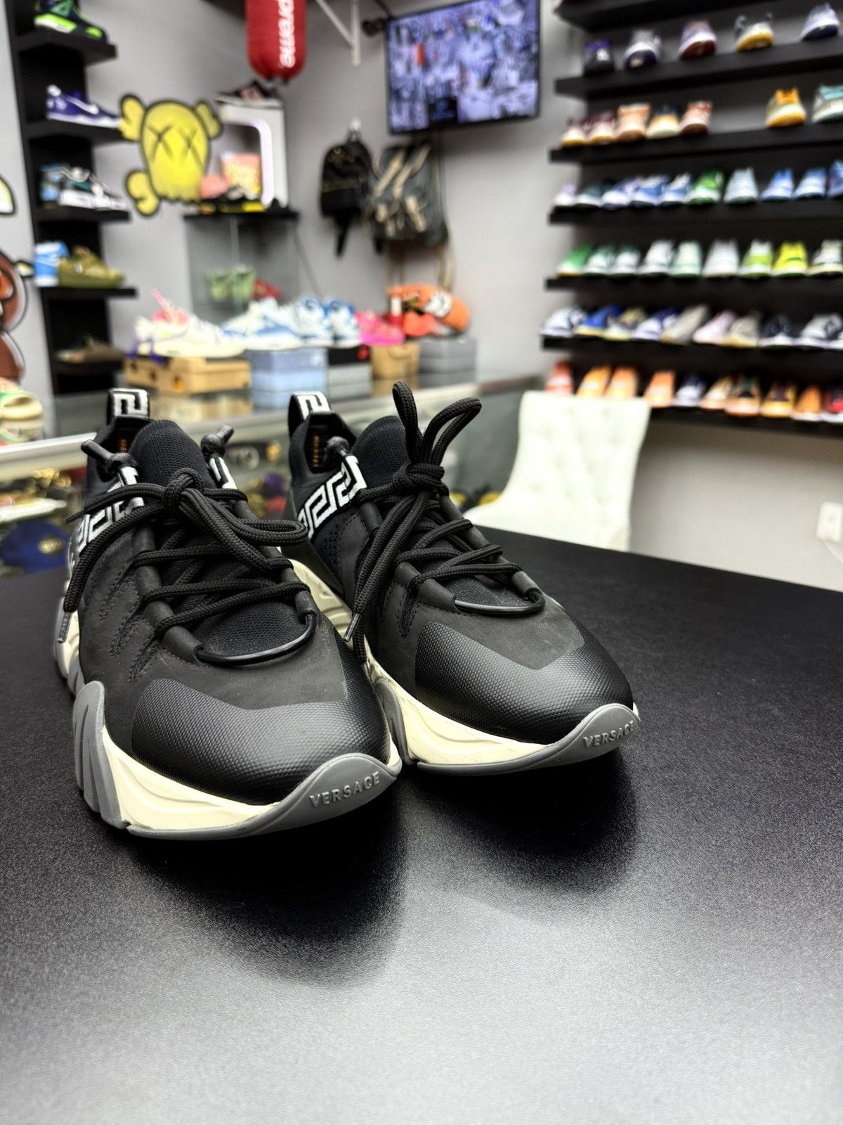 Versace Versace Squalo Black Signature Trainer Shoes Size 40 / 7 US Size US 7 / EU 40 - 4 Thumbnail