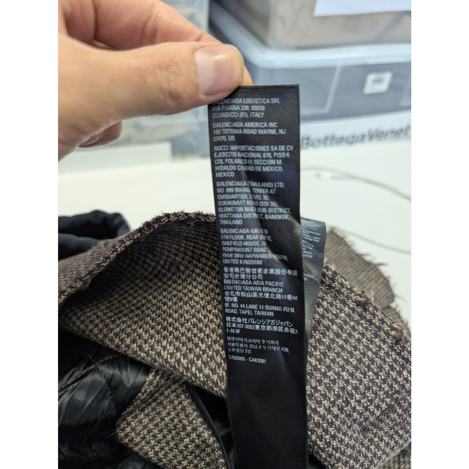 Balenciaga o1rshd1 CCRAB Heather Wool Houndstooth Coat in Coffee/Beige Size XS / US 0-2 / IT 36-38 - 21 Thumbnail