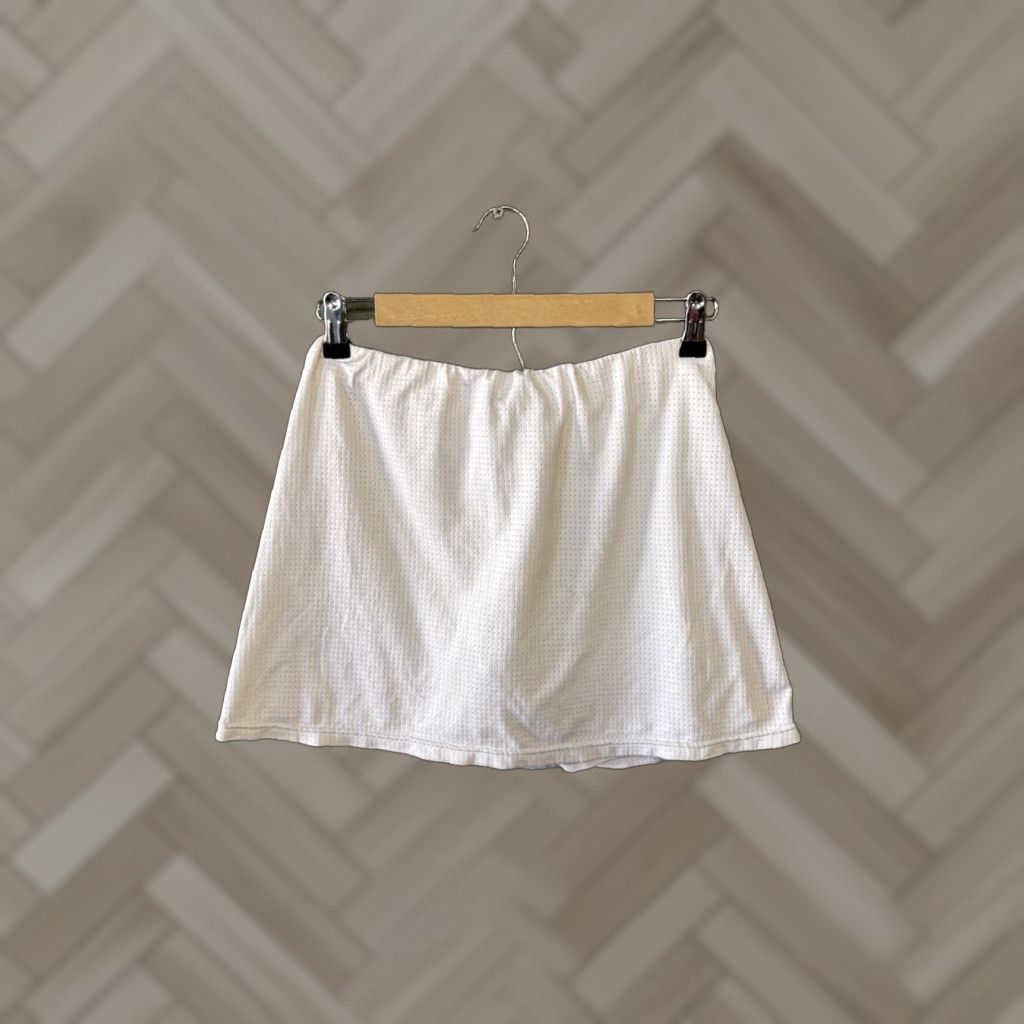 Nike VINTAGE Y2K Nike Womens White Athletic Tennis Pullon Skirt w/ Lining Size Small Size 28" / US 6 / IT 42 - 1 Thumbnail