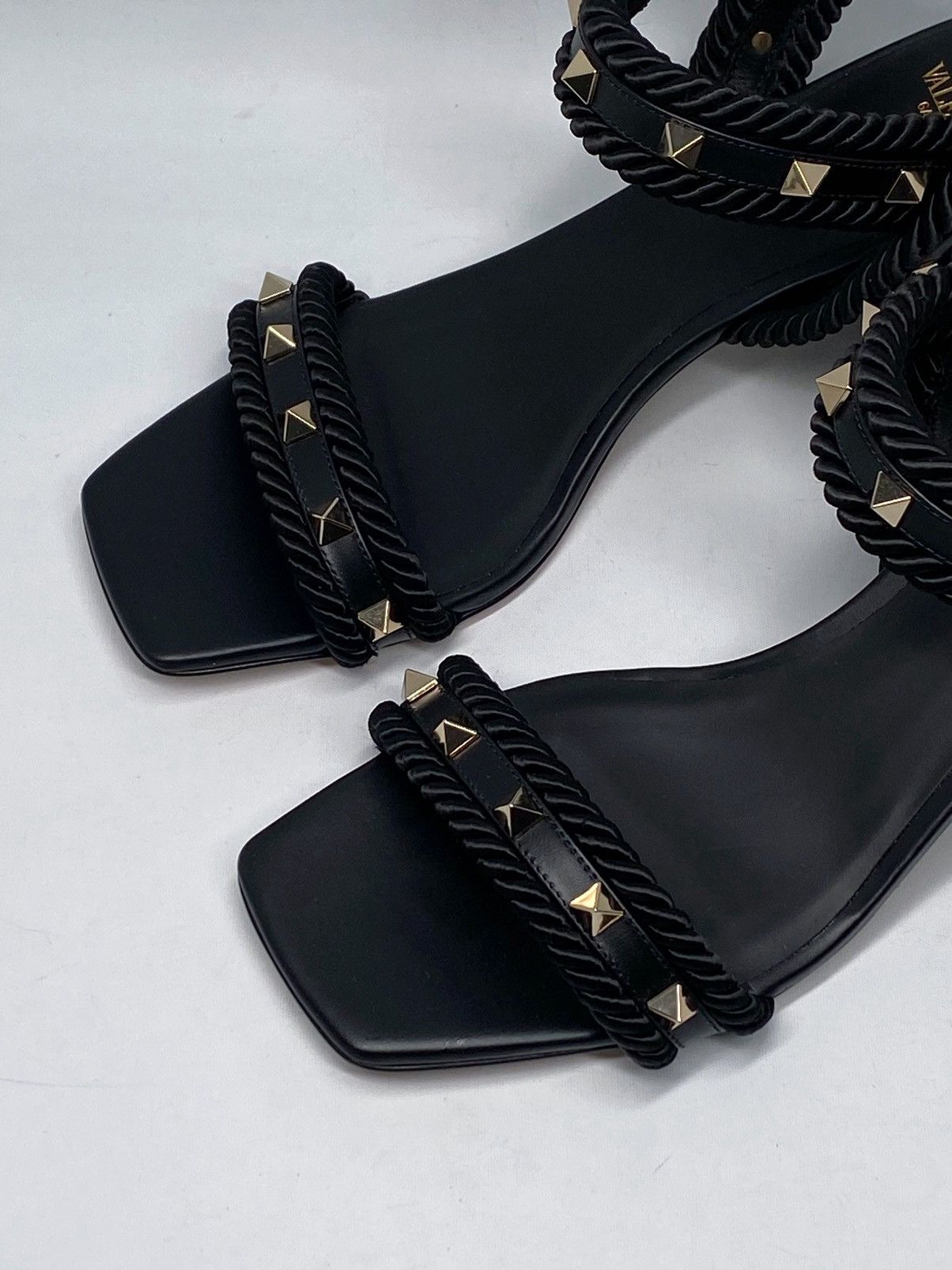 Valentino Valentino Garavani Rockstud Leather Sandals size 37.5 Size US 7.5 / IT 37.5 - 8 Thumbnail