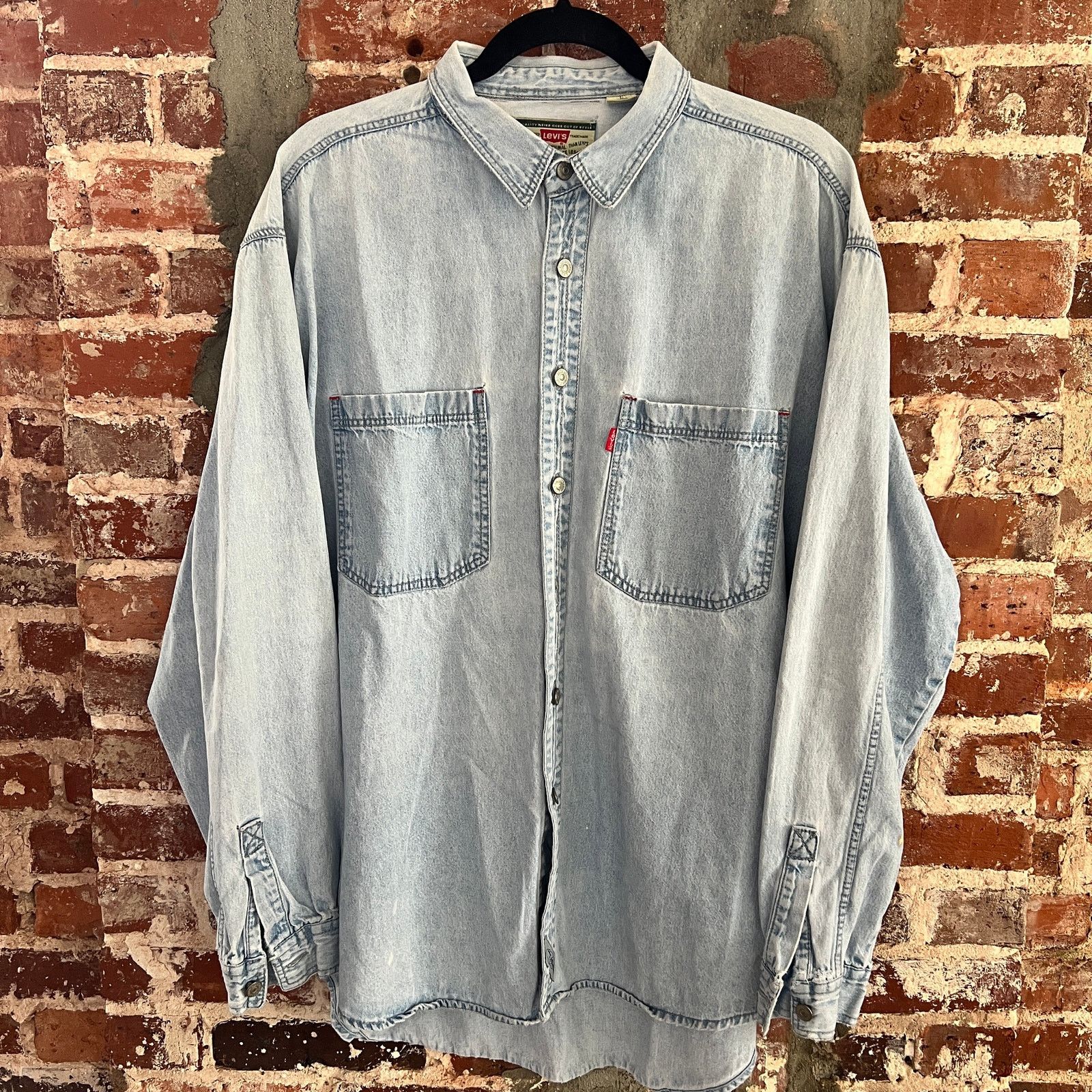 Levi's VTG Levi's Distressed Men's Denim Shirt L 25x29 Size US L / EU 52-54 / 3 - 2 Thumbnail