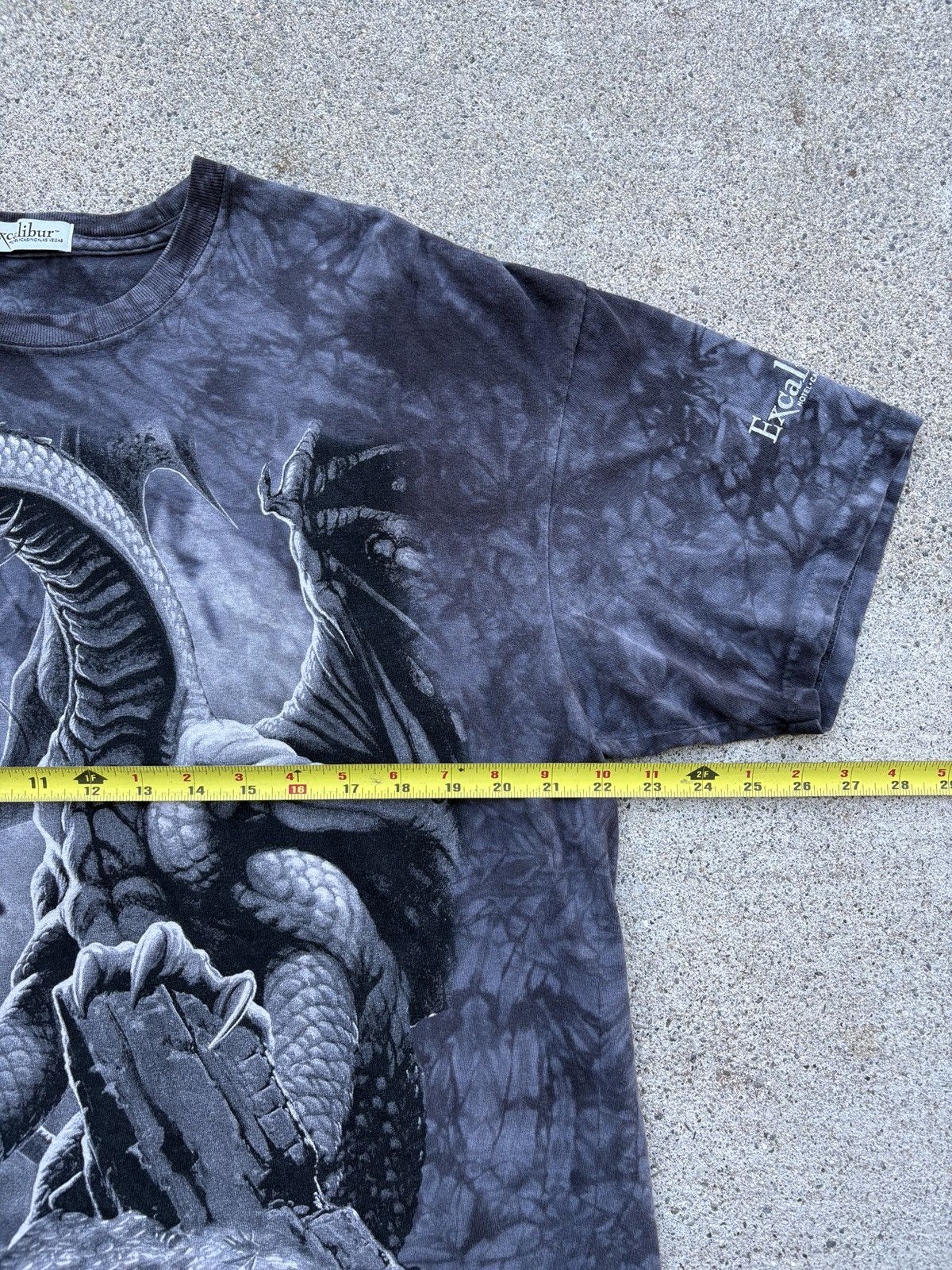 Affliction Y2K 2000s Black Distressed “The Mountain Dragon” Tee Size XL Size US XL / EU 56 / 4 - 7 Thumbnail