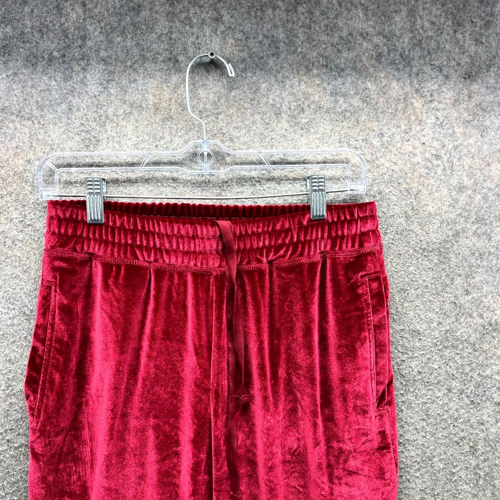 Fabletics Fabletics Velour Jogger Pants Women Small Red Velvet Lounge High Rise Soft Regular Inseam 28 in Pockets Jogger Size 28" / US 6 / IT 42 - 6 Thumbnail