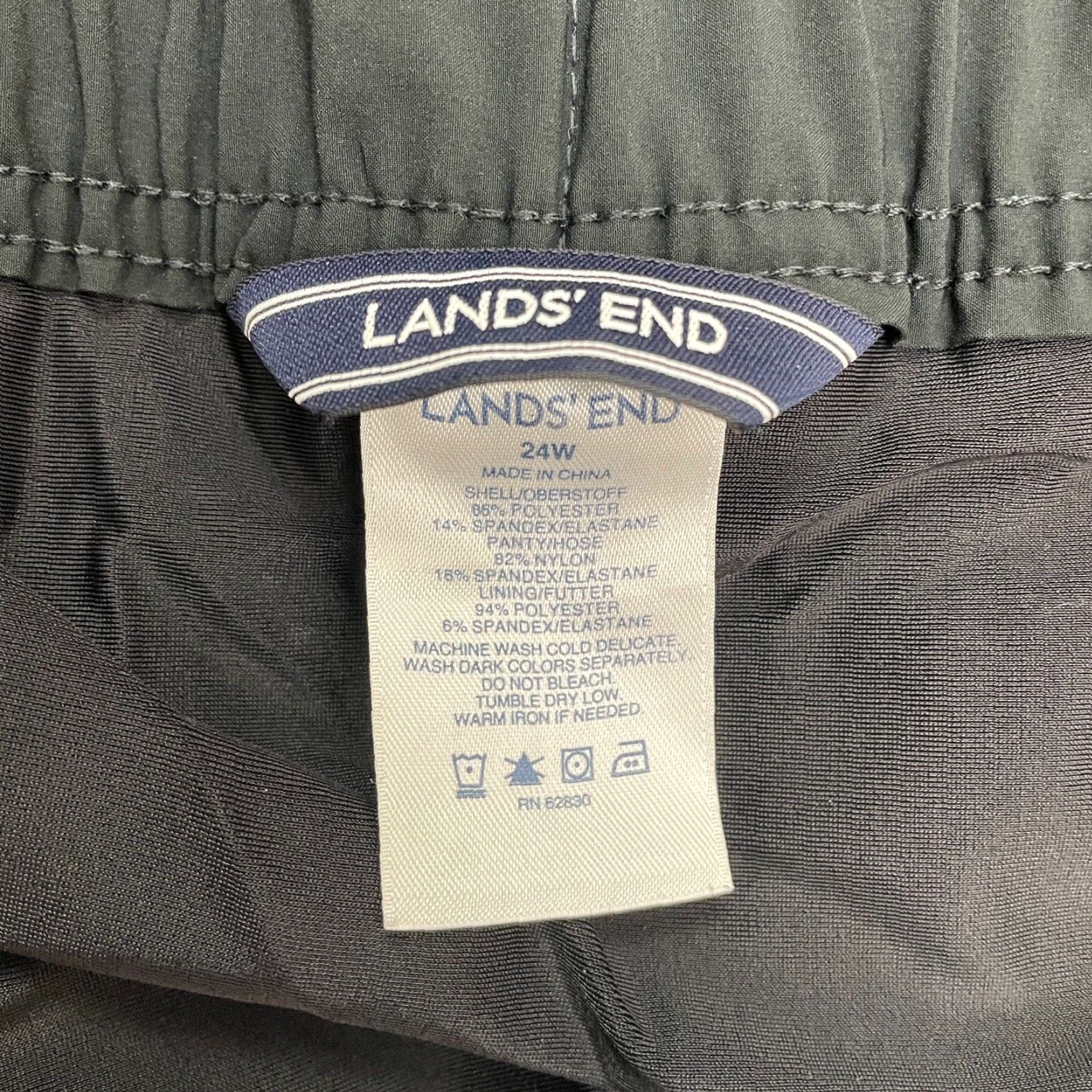 Lands' End VINTAGE Lands' End Active Shorts Womens 24W Black Elastic Waist Drawstring Athletic 42x4 Size 42" / US 20 - 5 Thumbnail