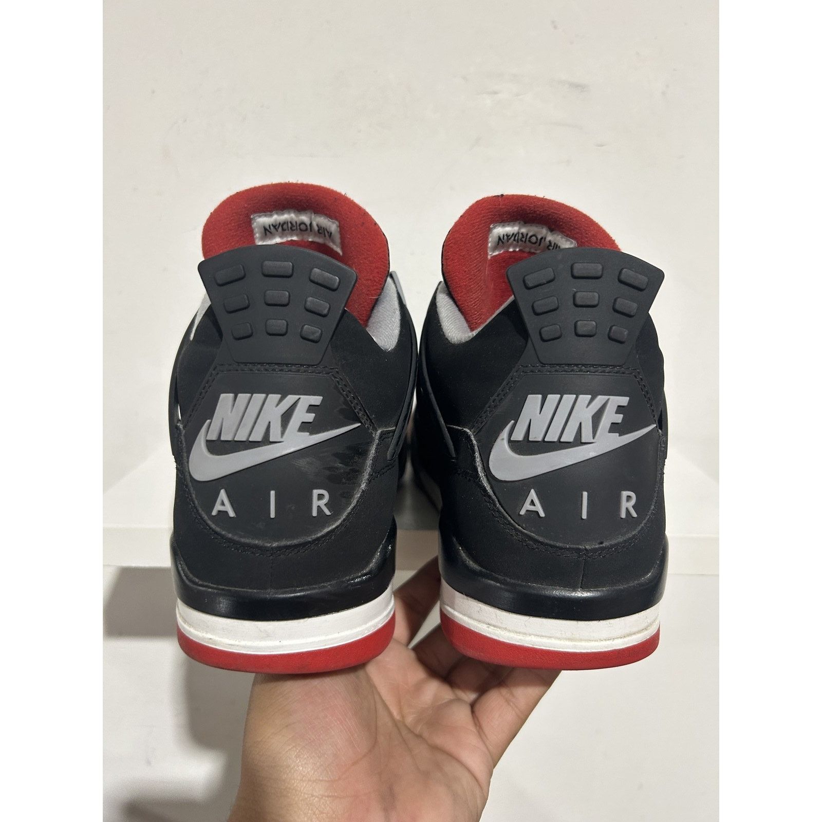 Jordan Brand NIKE JORDAN 4 BRED 2019 SIZE 12 PREOWNED Size US 12 / EU 45 - 3 Thumbnail