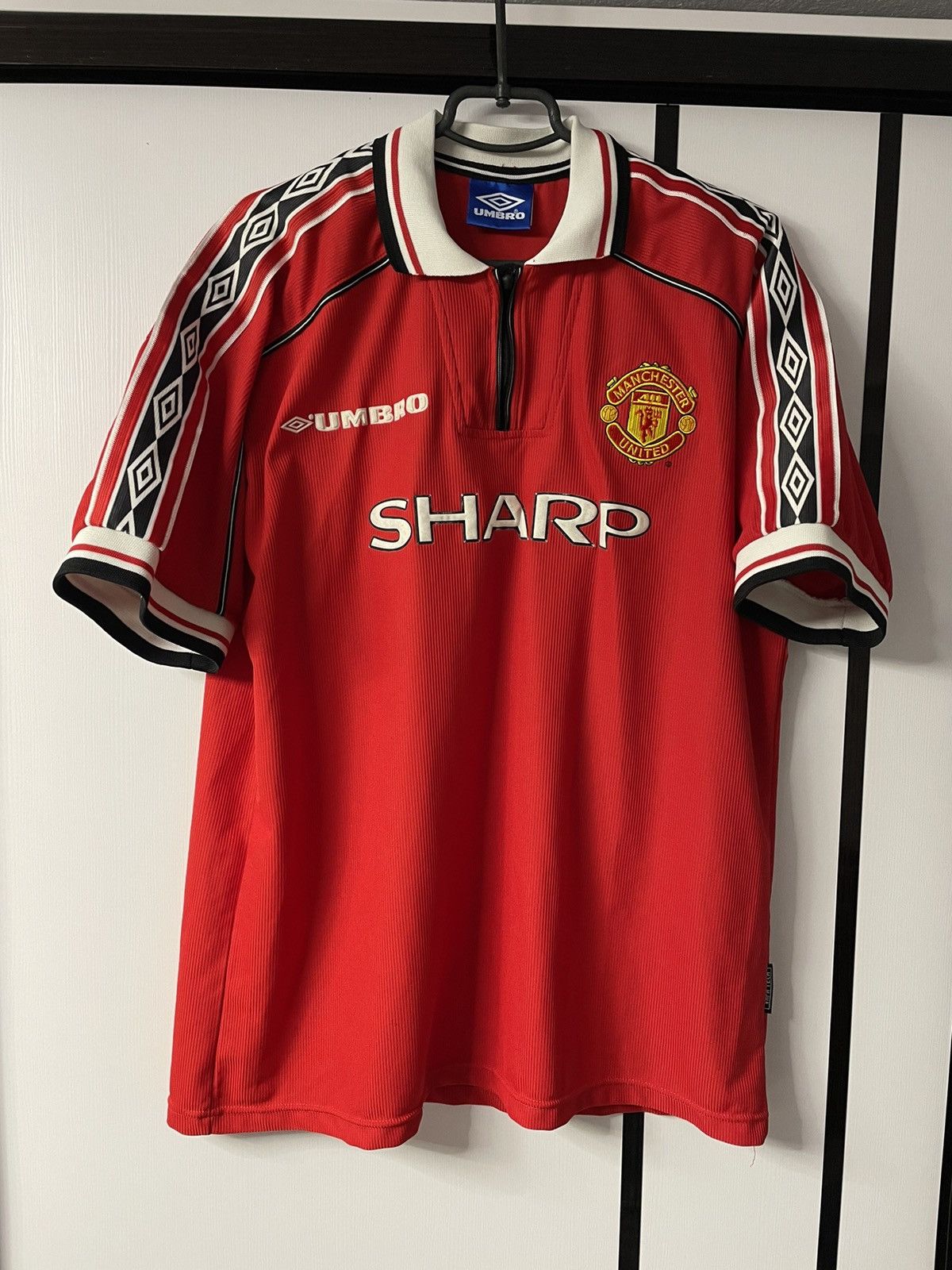 image of Vintage Manchester United 11 Giggs Football Jersey in Red, Men's (Size XL)