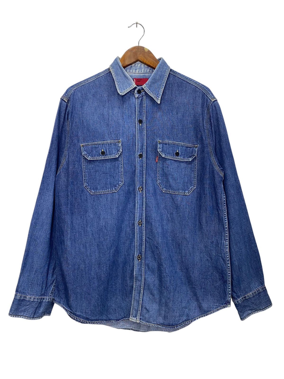 Levi's × Vintage Vintage Levi’s red tab denim button up Size US L / EU 52-54 / 3 - 1 Thumbnail