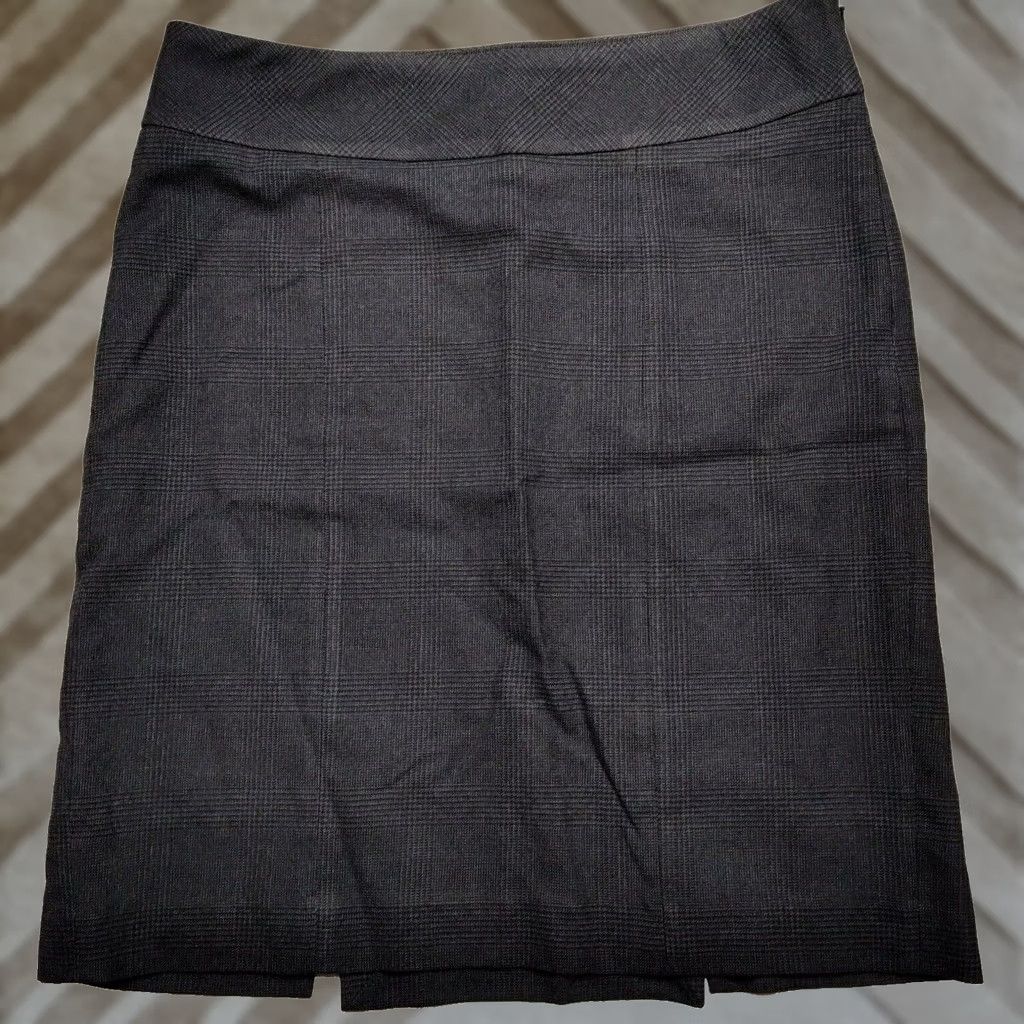 Loft LOFT Ann Taylor Womens Size 6 Charcoal Plaid Skirt 20" Lined Side Zip Knee Length Slit Back PETITE? Size 28" / US 6 / IT 42 - 1 Thumbnail