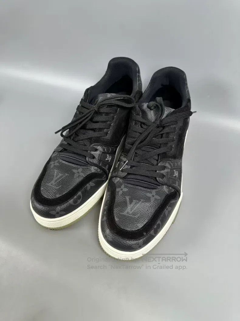 Louis Vuitton Louis Vuitton Classic Black Flower Trainer Casual Shoes Size US 7 / EU 40 - 1 Thumbnail