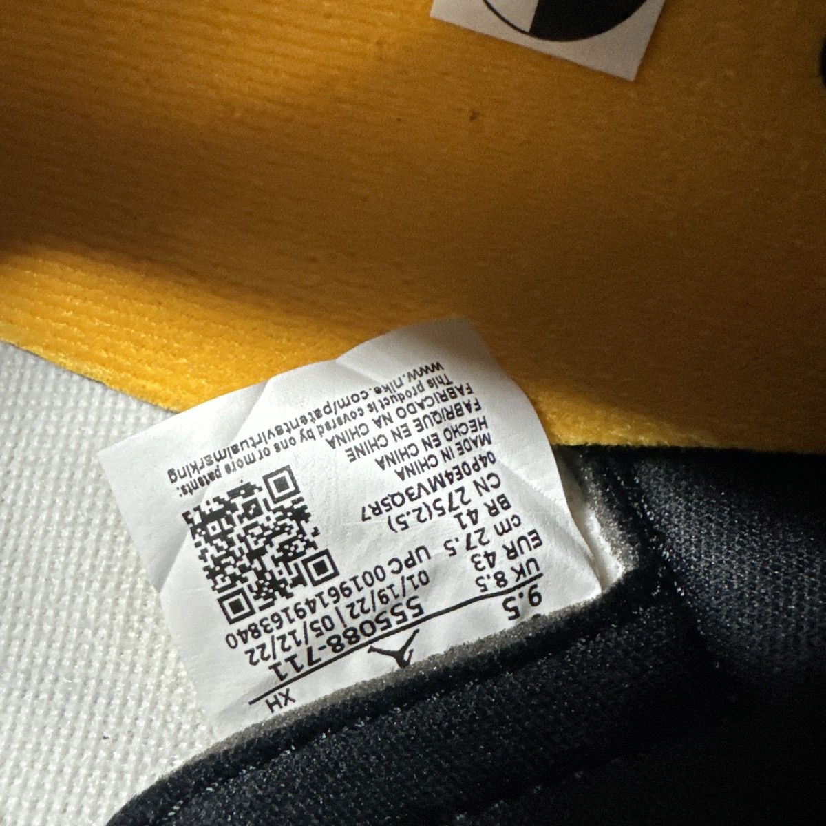 Nike Air Jordan 1 High OG Yellow Toe Size US 9.5 / EU 42-43 - 8 Thumbnail