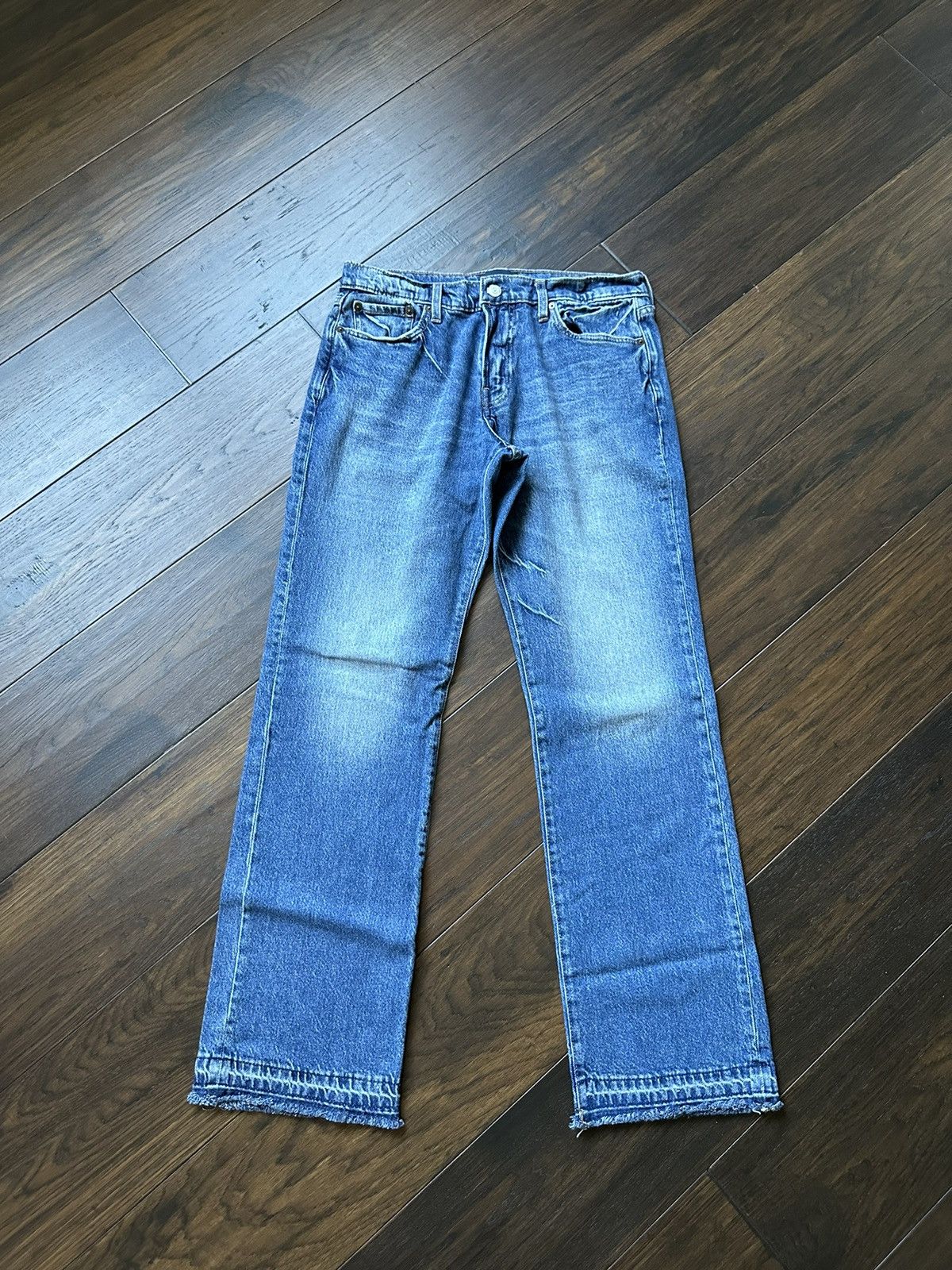 Lucky Brand Blue Denim Jeans (31x32) Size US 31 - 1 Thumbnail