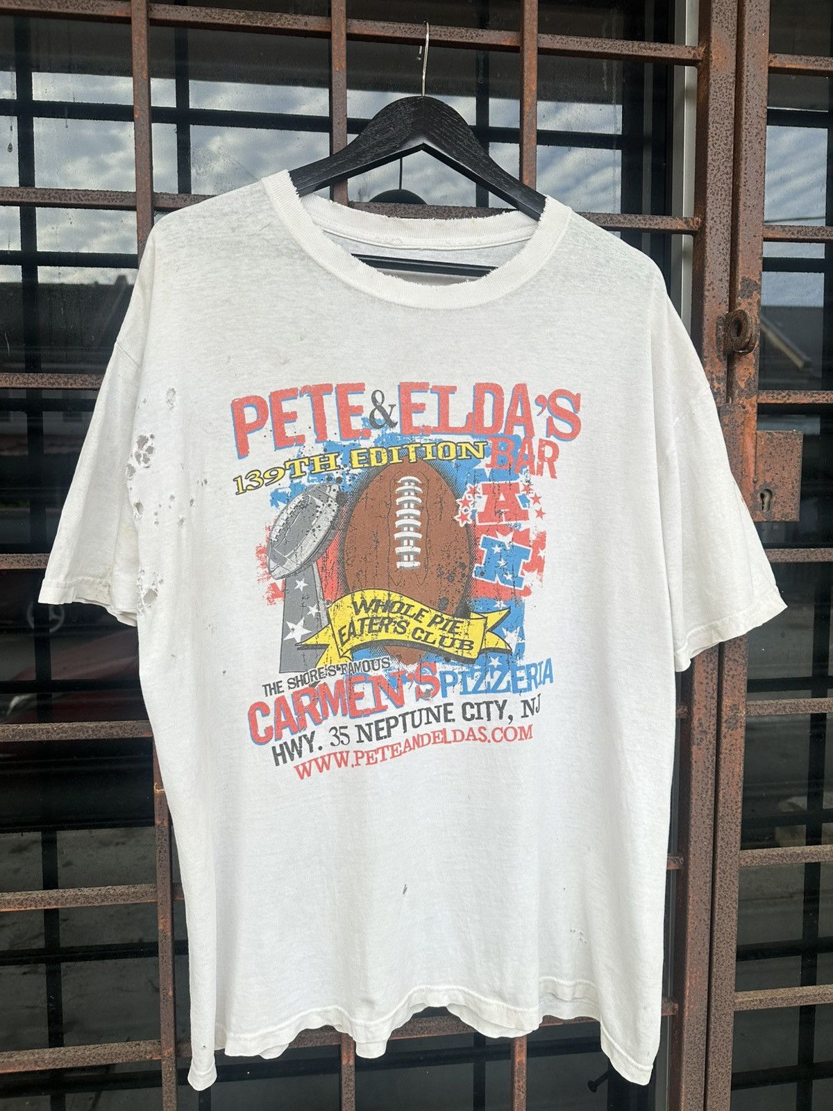 Vintage Bar tee Sun Faded Thrashed Distressed ERD Grunge Boxy Size US XL / EU 56 / 4 - 6 Thumbnail