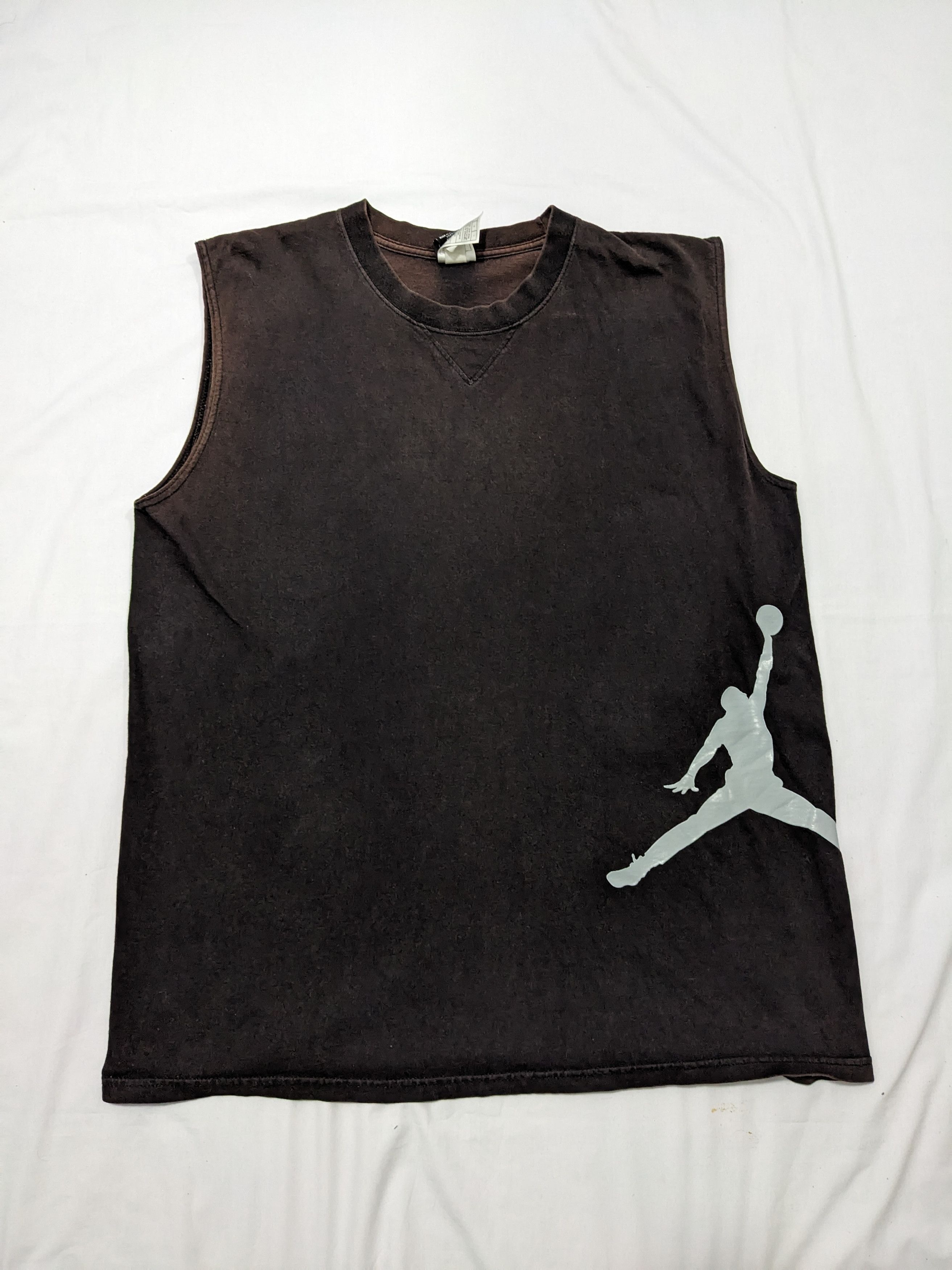 Jordan Brand × Vintage Vintage Y2K Air Jordan Sunfaded Black Tank Top Shirt Size US L / EU 52-54 / 3 - 1 Thumbnail