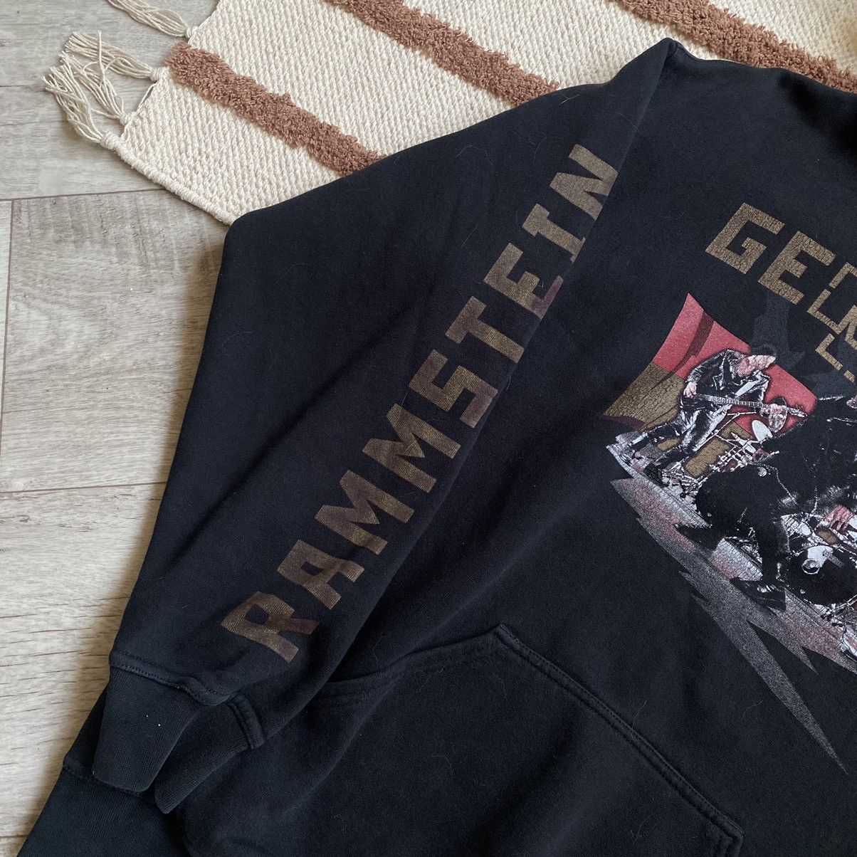 Band Tees VINTAGE RAMMSTEIN BAND GERMANY BIG PRINT HOODIE Size US M / EU 48-50 / 2 - 3 Thumbnail