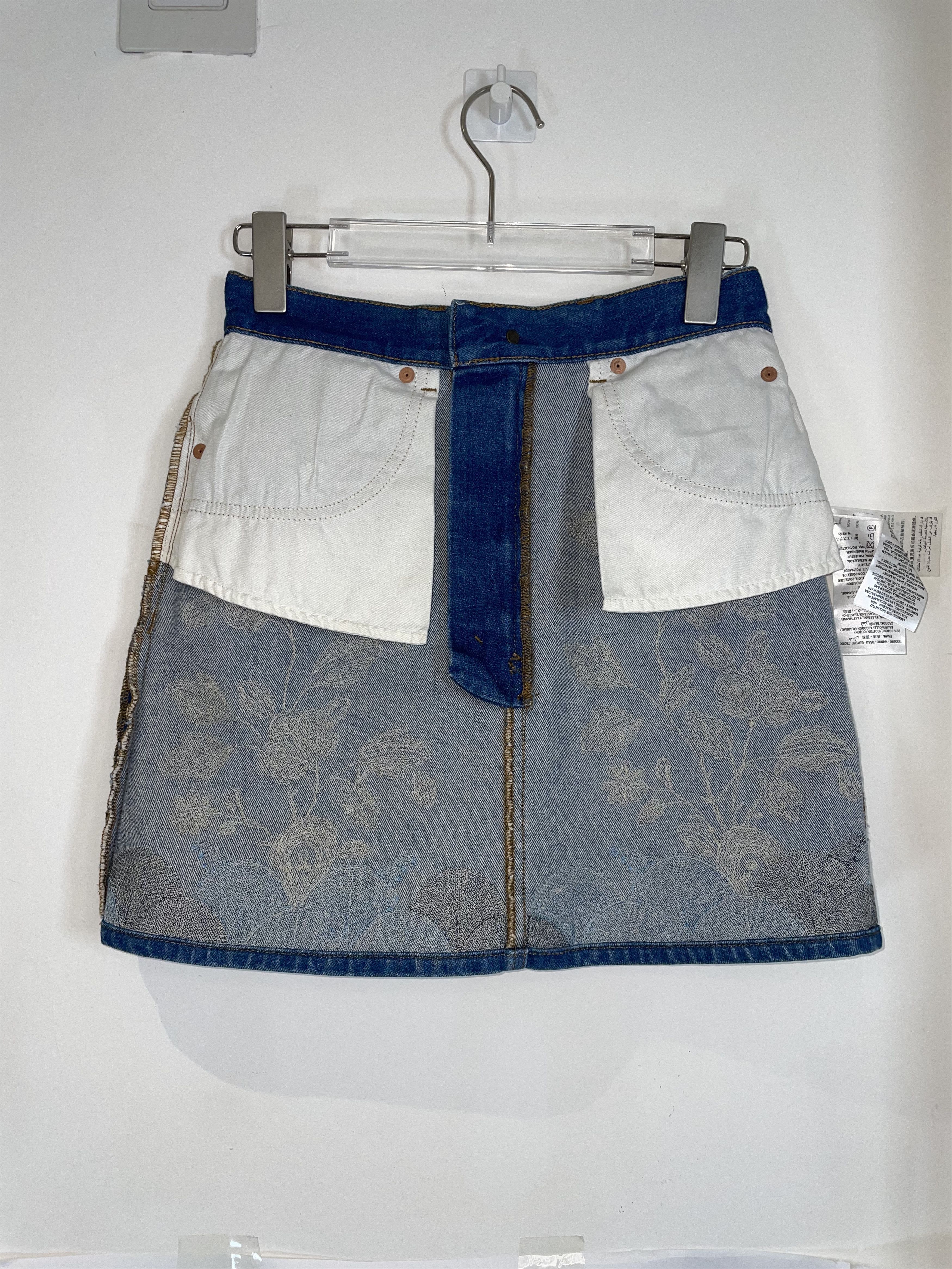 Gucci Embroidered Floral Butterfly Denim Skirt | IT38 UK6 XSmall Size 26" / US 2 / IT 38 - 8 Thumbnail