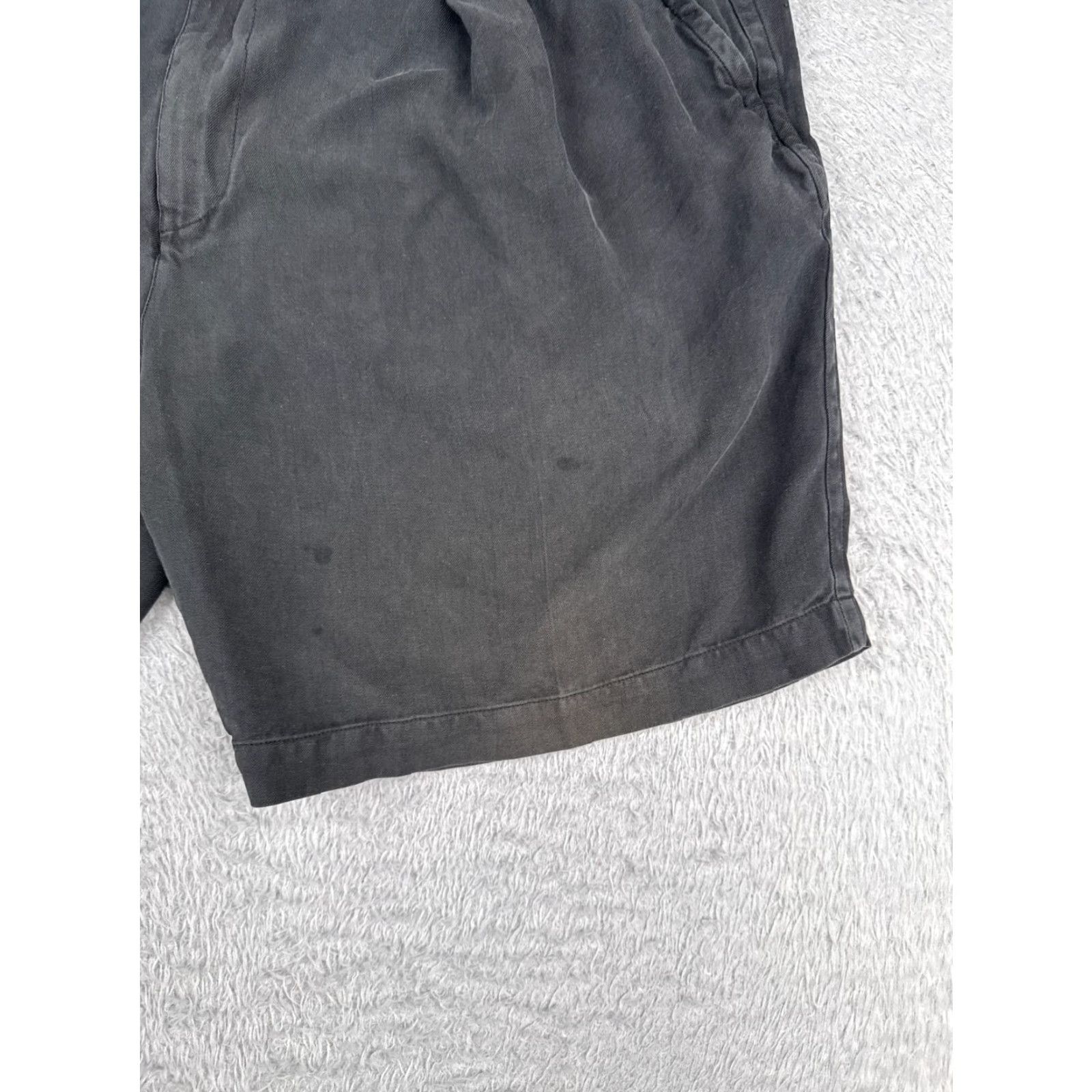 Tommy Bahama Tommy Bahama Shorts Men 36 Black Bermuda Pleated 100% Silk Beach Vacation 36x9 Size US 36 / EU 52 - 2 Thumbnail